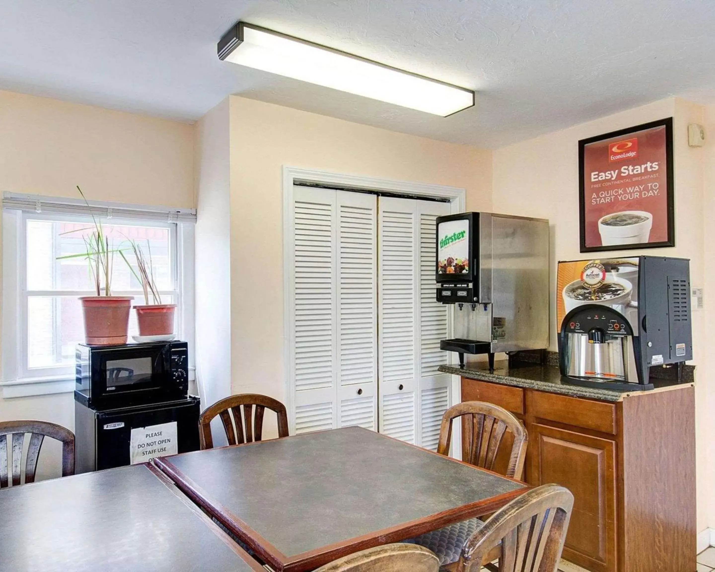 Restaurant/places to eat in Econo Lodge Sharon - Foxborough Restaurant/places to eat in Econo Lodge Sharon - Foxborough