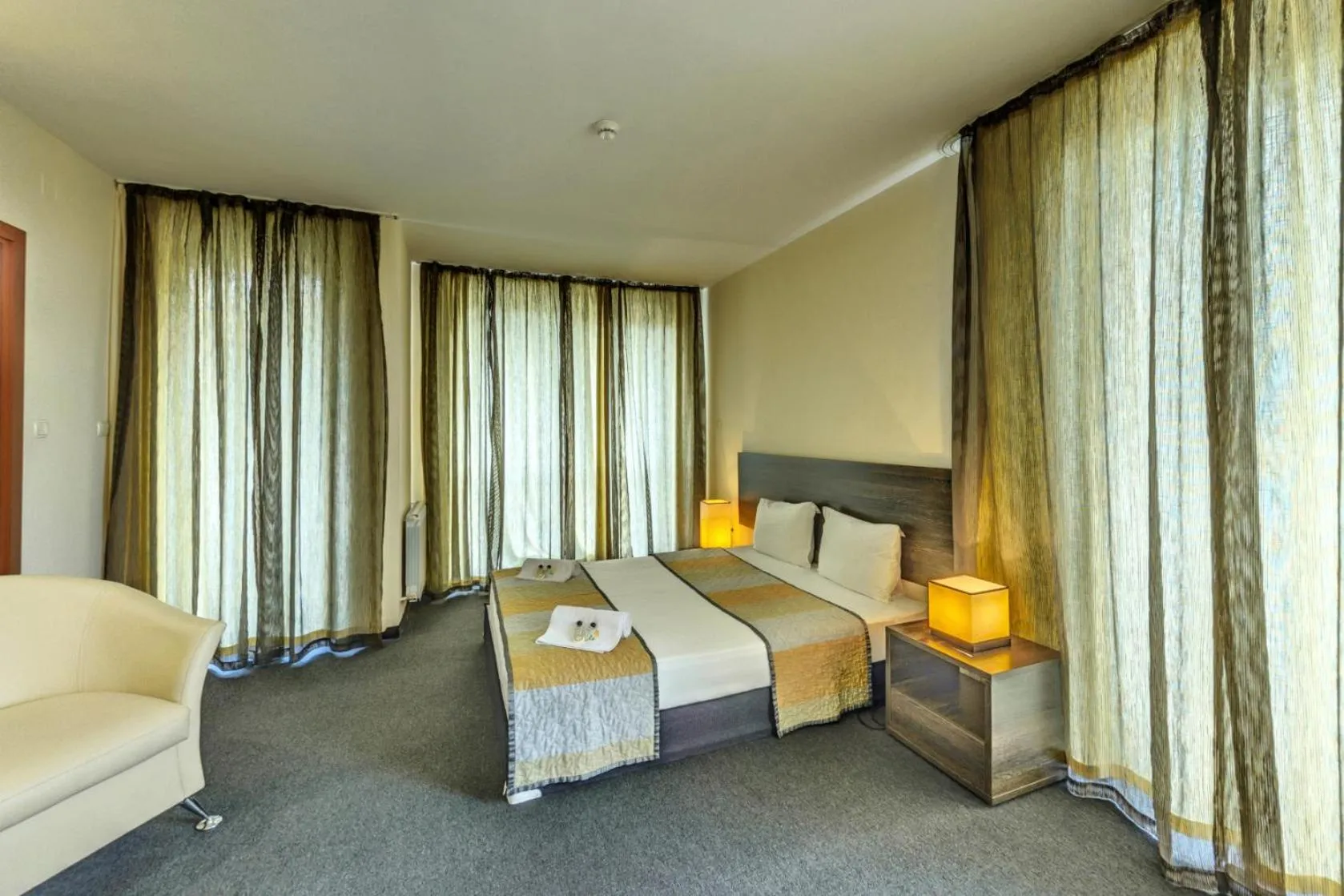 Photo of the whole room, Bed in Vitoshko Lale Hotel