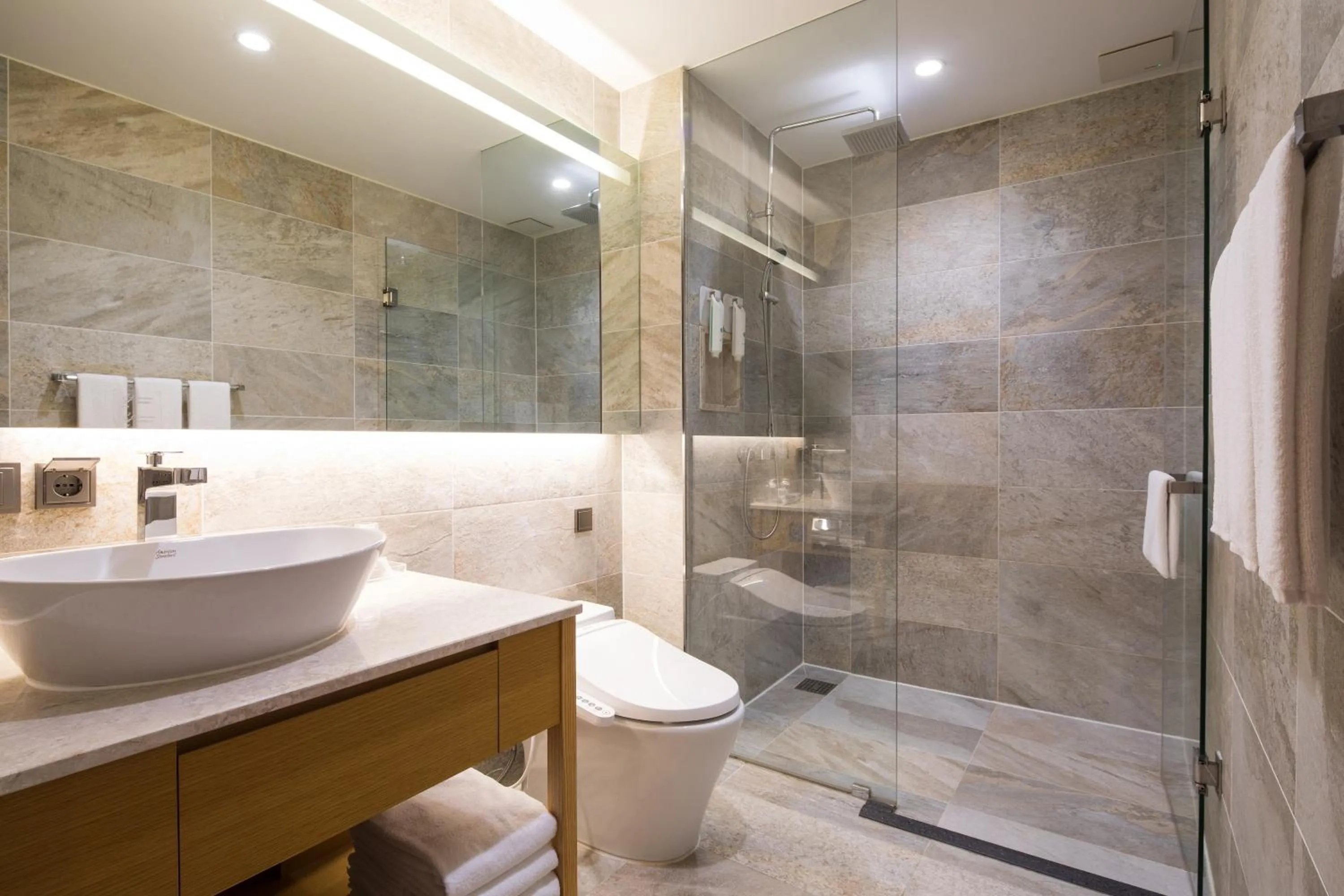Bathroom in Sotetsu Hotels The Splaisir Seoul Dongdaemun