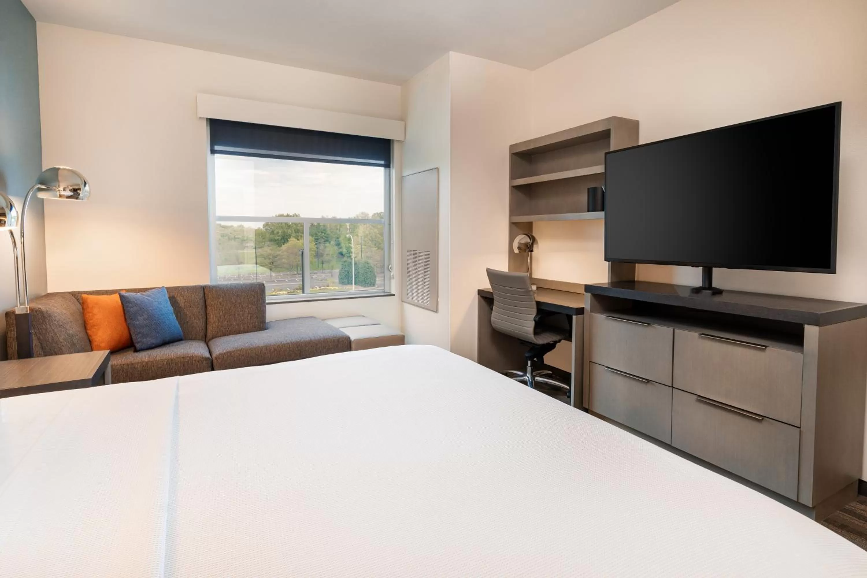 Bed in Hyatt House Nashville Airport