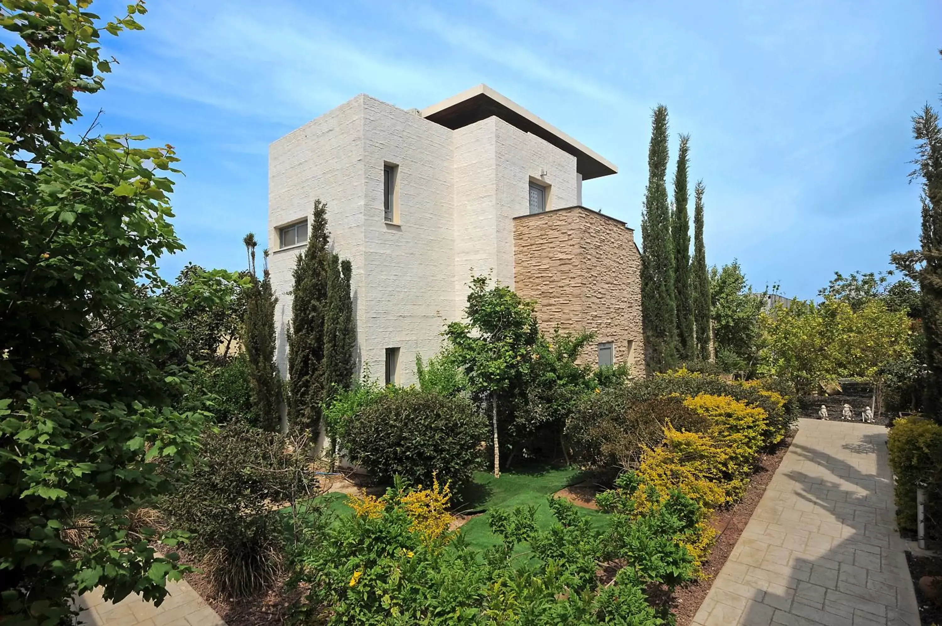 Garden, Property Building in E-Hotel Larnaca Resort & Spa