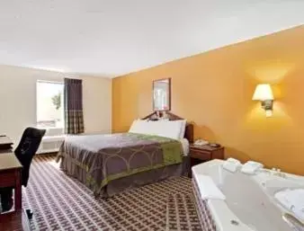 King Suite with Spa Bath- Non-Smoking in Super 8 by Wyndham Forrest City AR King Suite with Spa Bath- Non-Smoking in Super 8 by Wyndham Forrest City AR