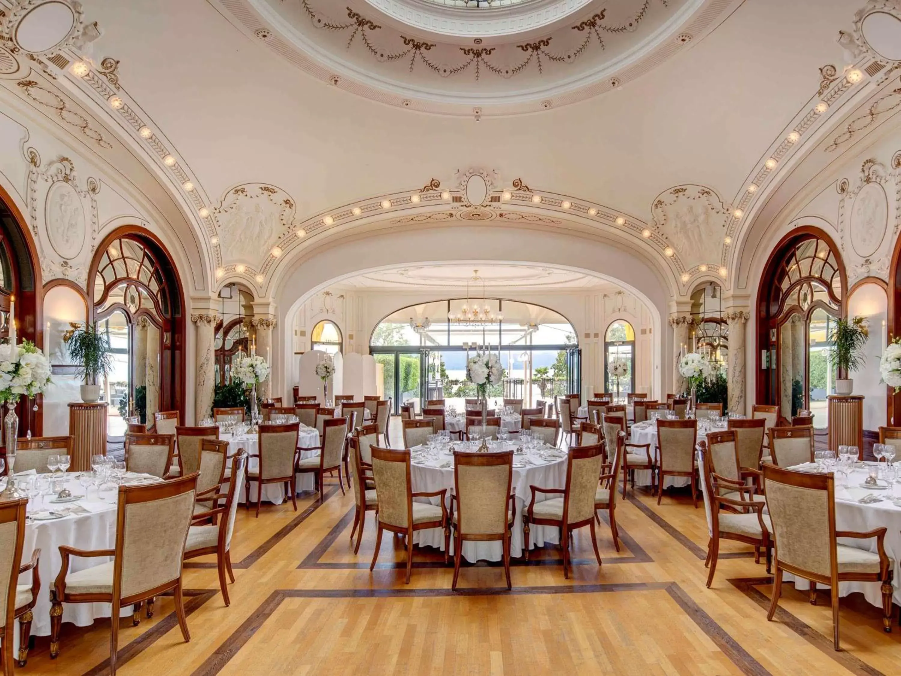 On site, Restaurant/Places to Eat in Fairmont Le Montreux Palace