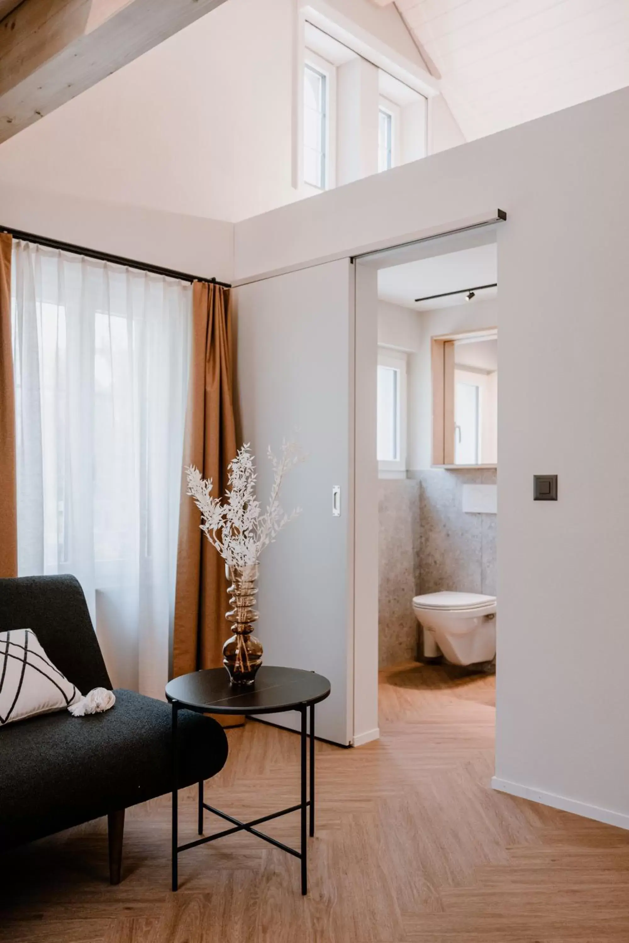 Bathroom, Seating Area in Hotel Müllers Self-Check-In