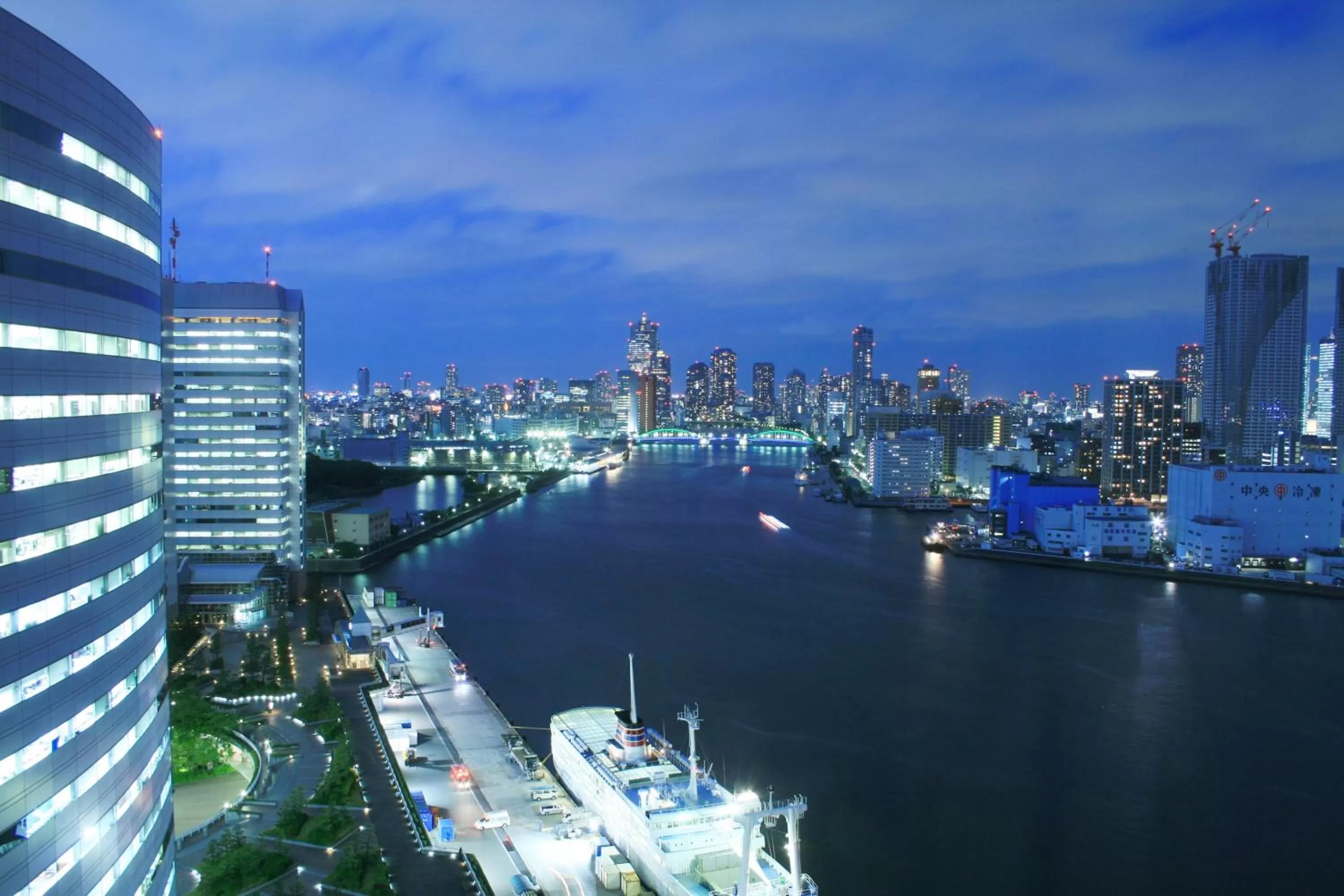 Property building in InterContinental Tokyo Bay by IHG