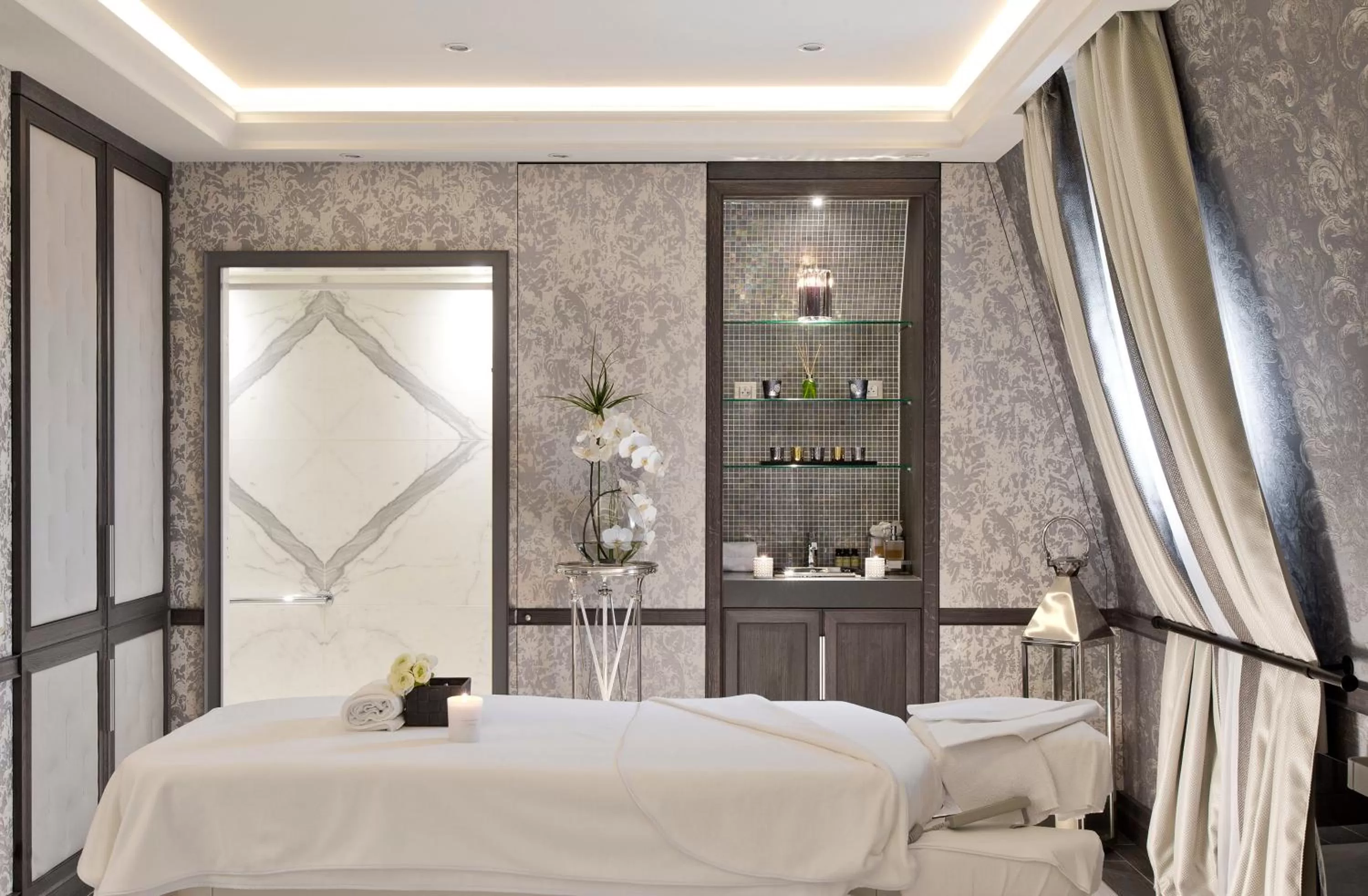 Spa and wellness centre/facilities, Bed in Le Grand Hotel de Cabourg - MGallery Collection