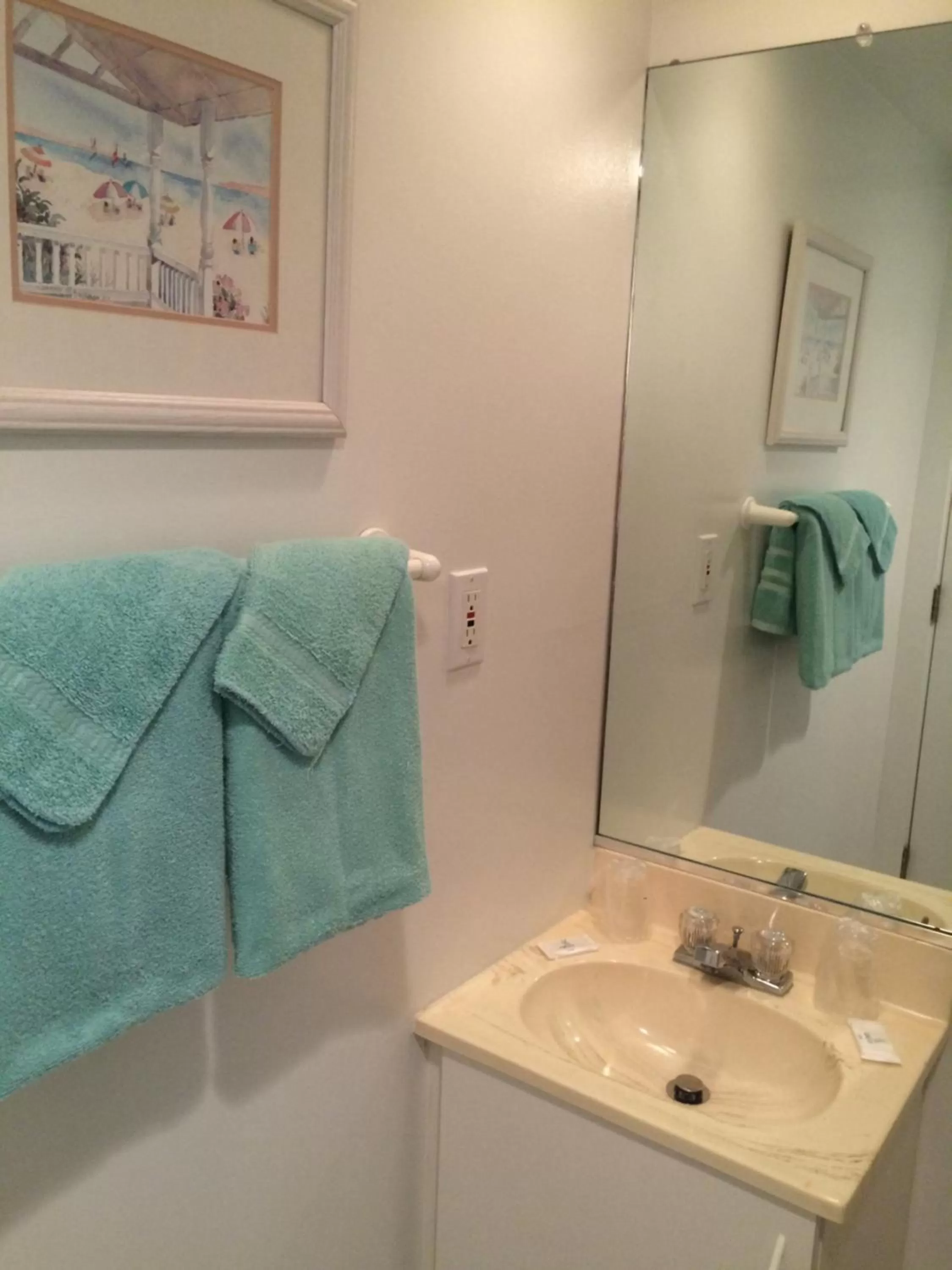 Bathroom in Angie's Guest Cottage