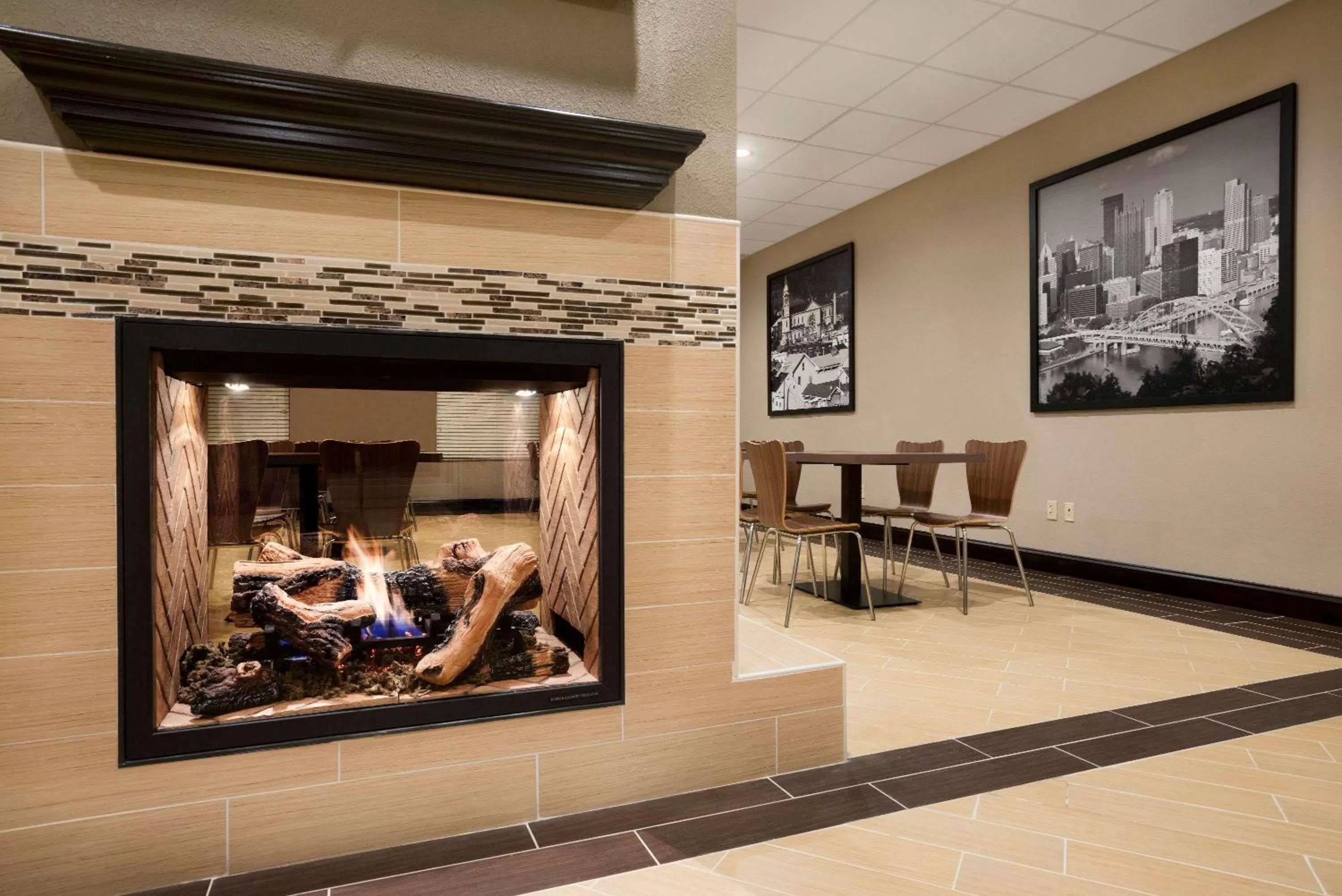 Restaurant/places to eat in Super 8 by Wyndham Hershey Chocolate Avenue