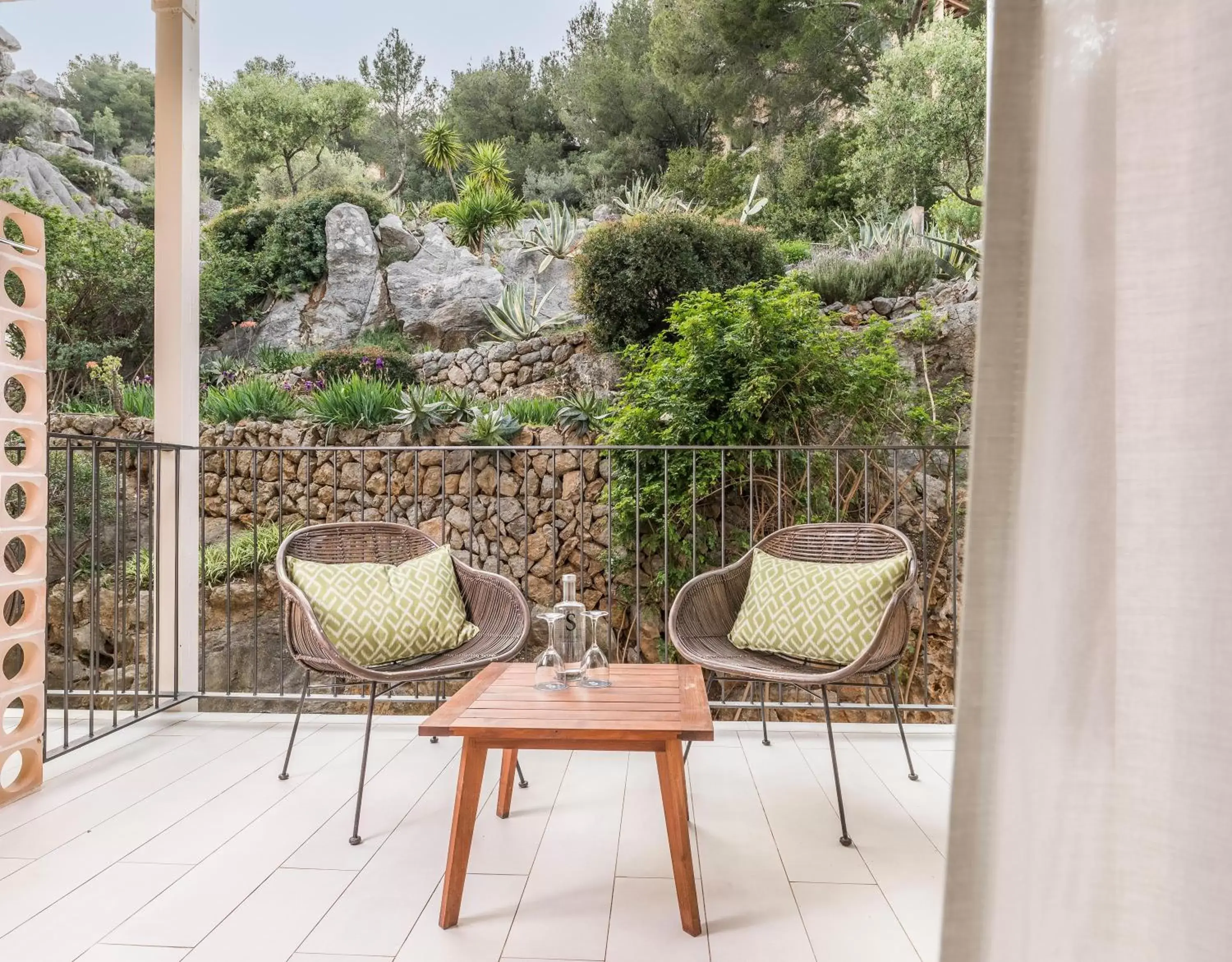 Double or Twin Room with Mountain View in Pure Salt Port de Sóller Double or Twin Room with Mountain View in Pure Salt Port de Sóller