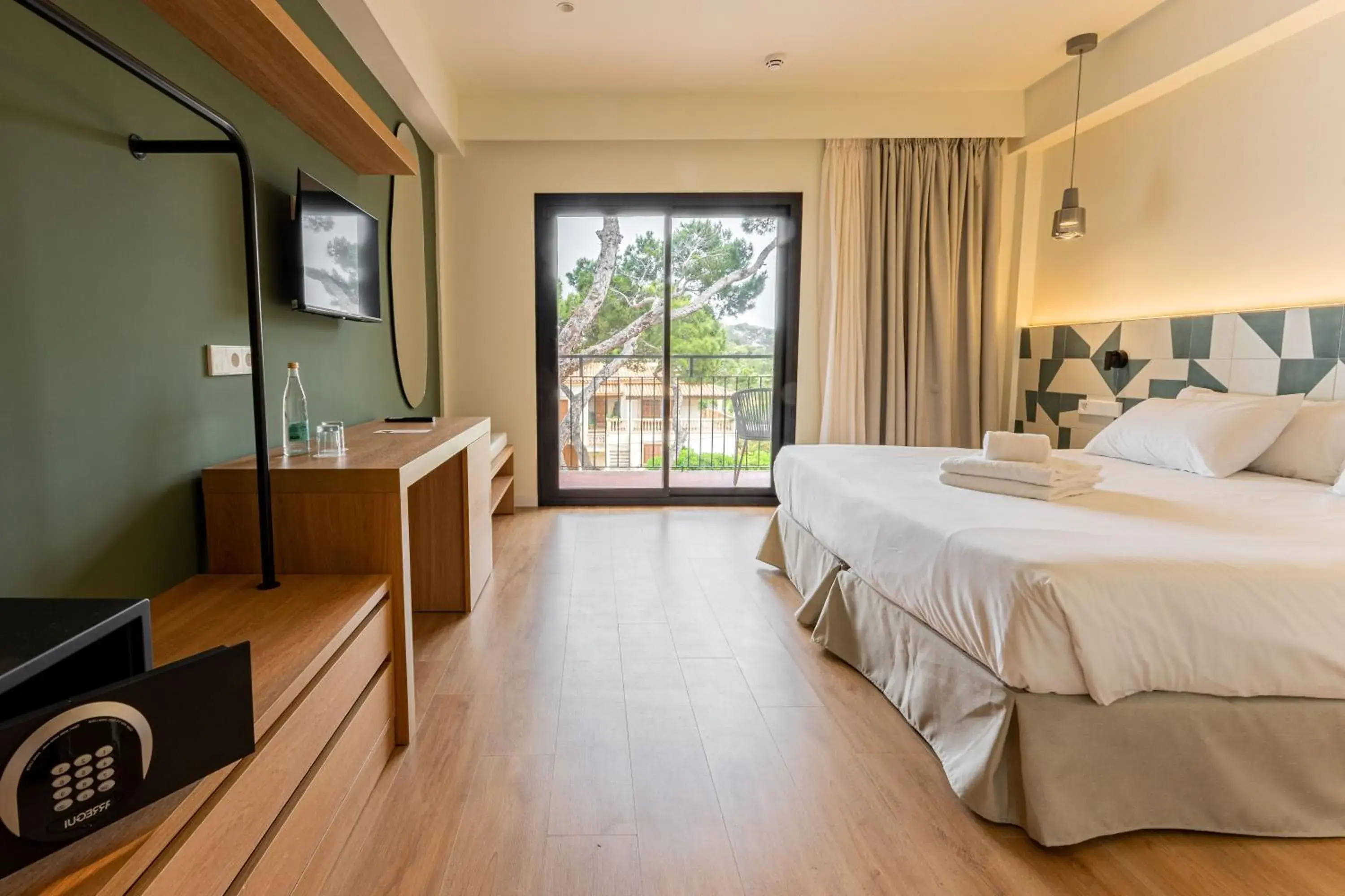 Bedroom in Hotel Santanyi Port