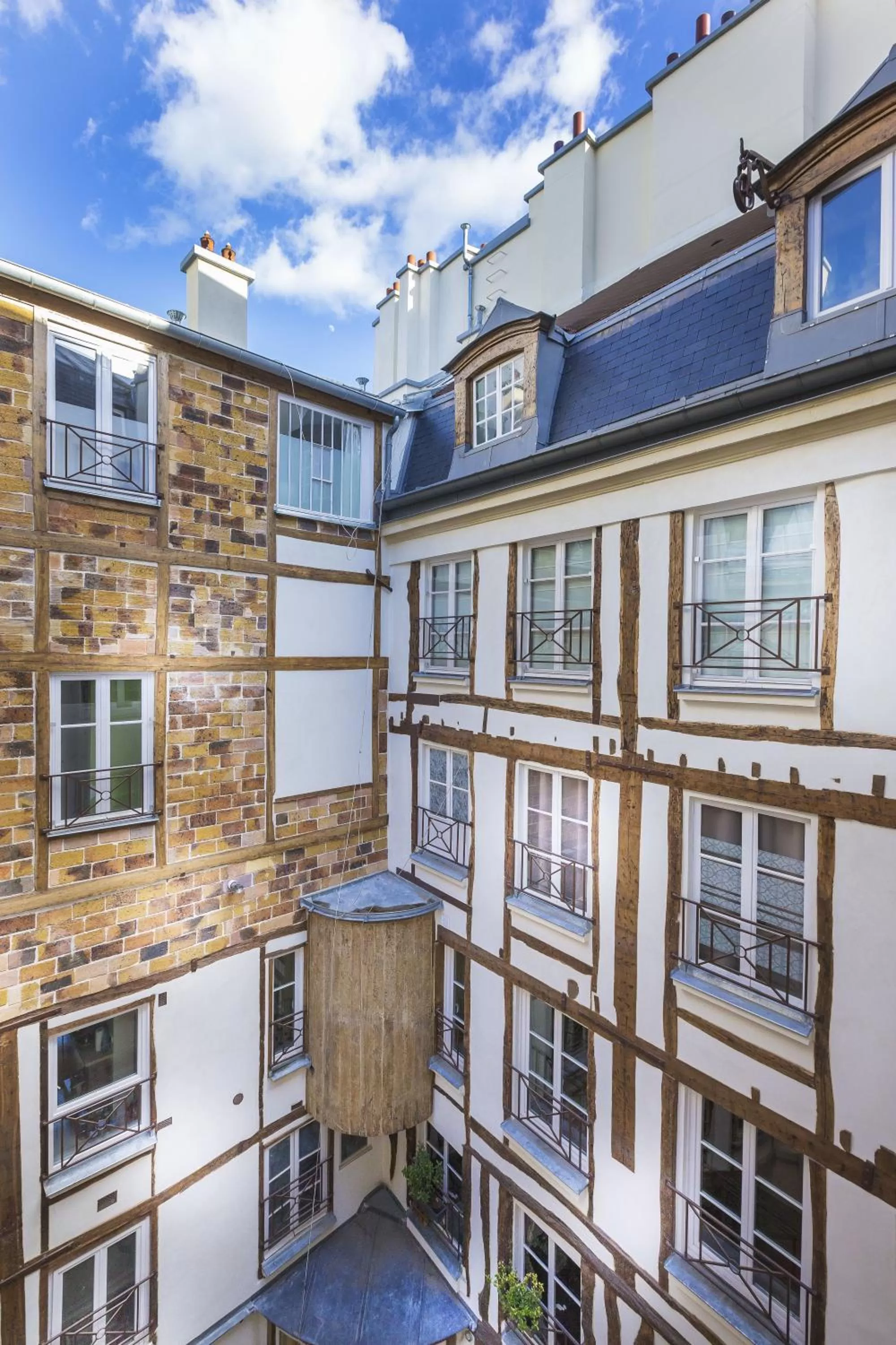 Property building in Odeon Hotel