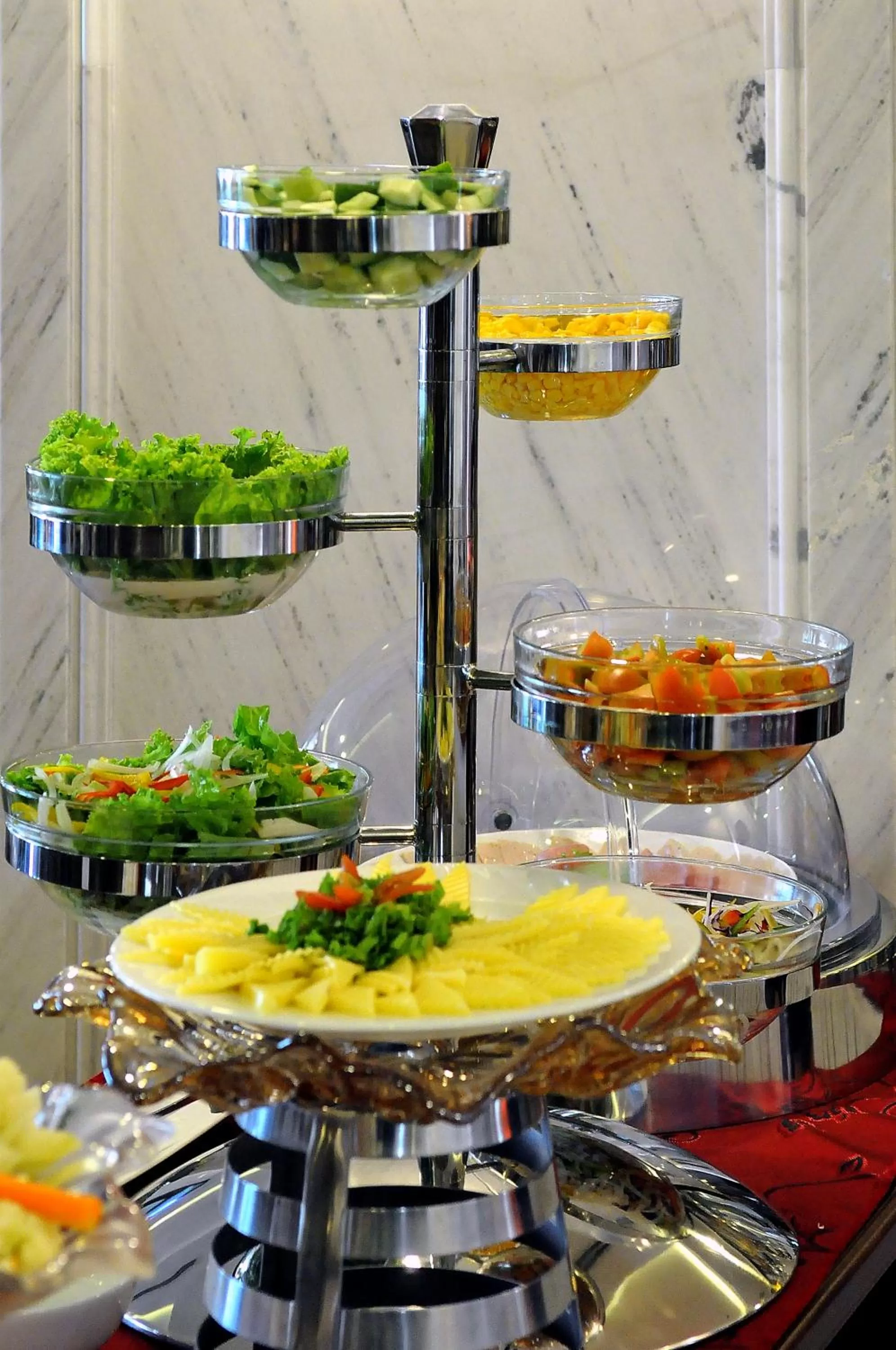 Restaurant/places to eat in Apus Hotel