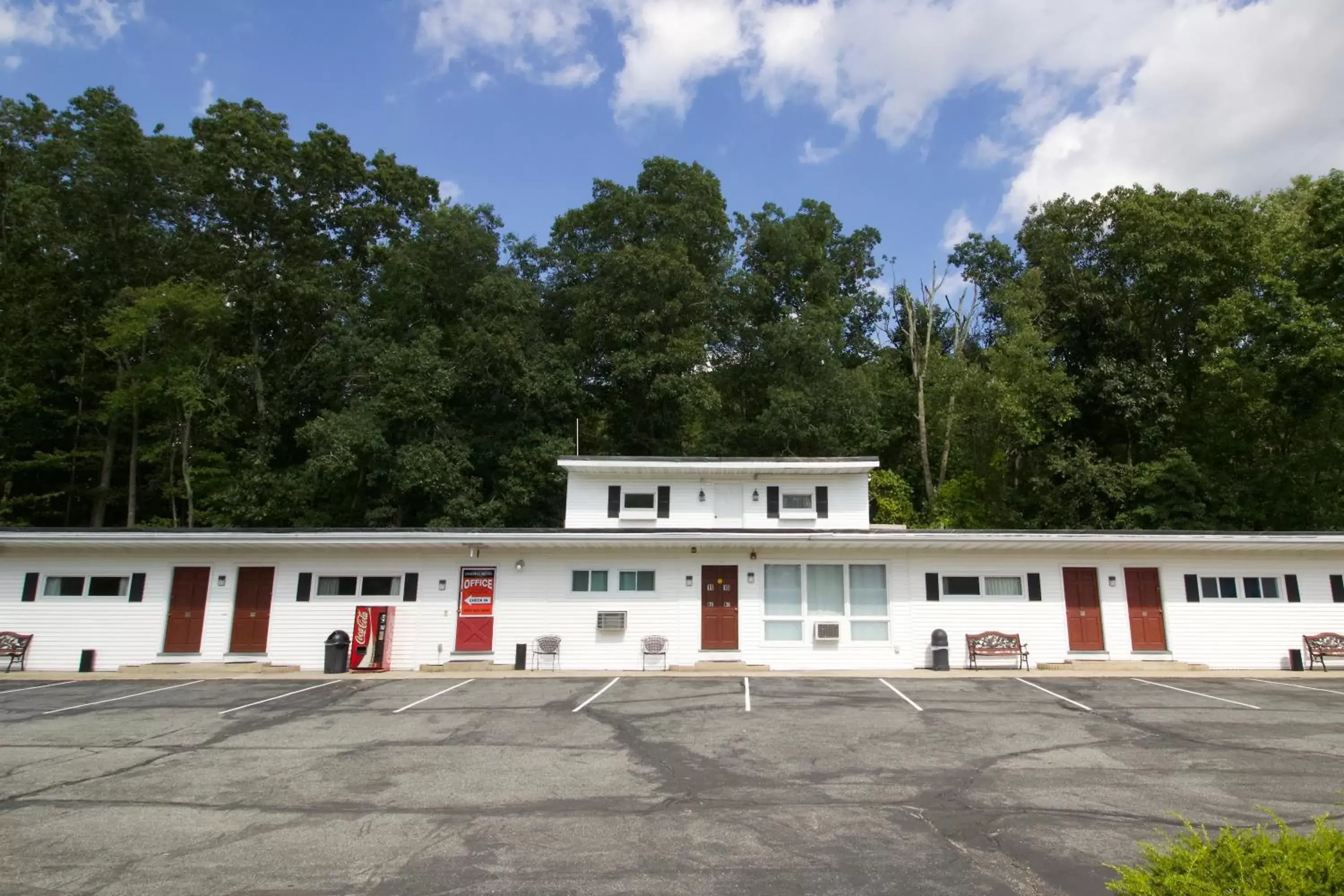 Property Building in Oakdell Motel WATERFORD CT