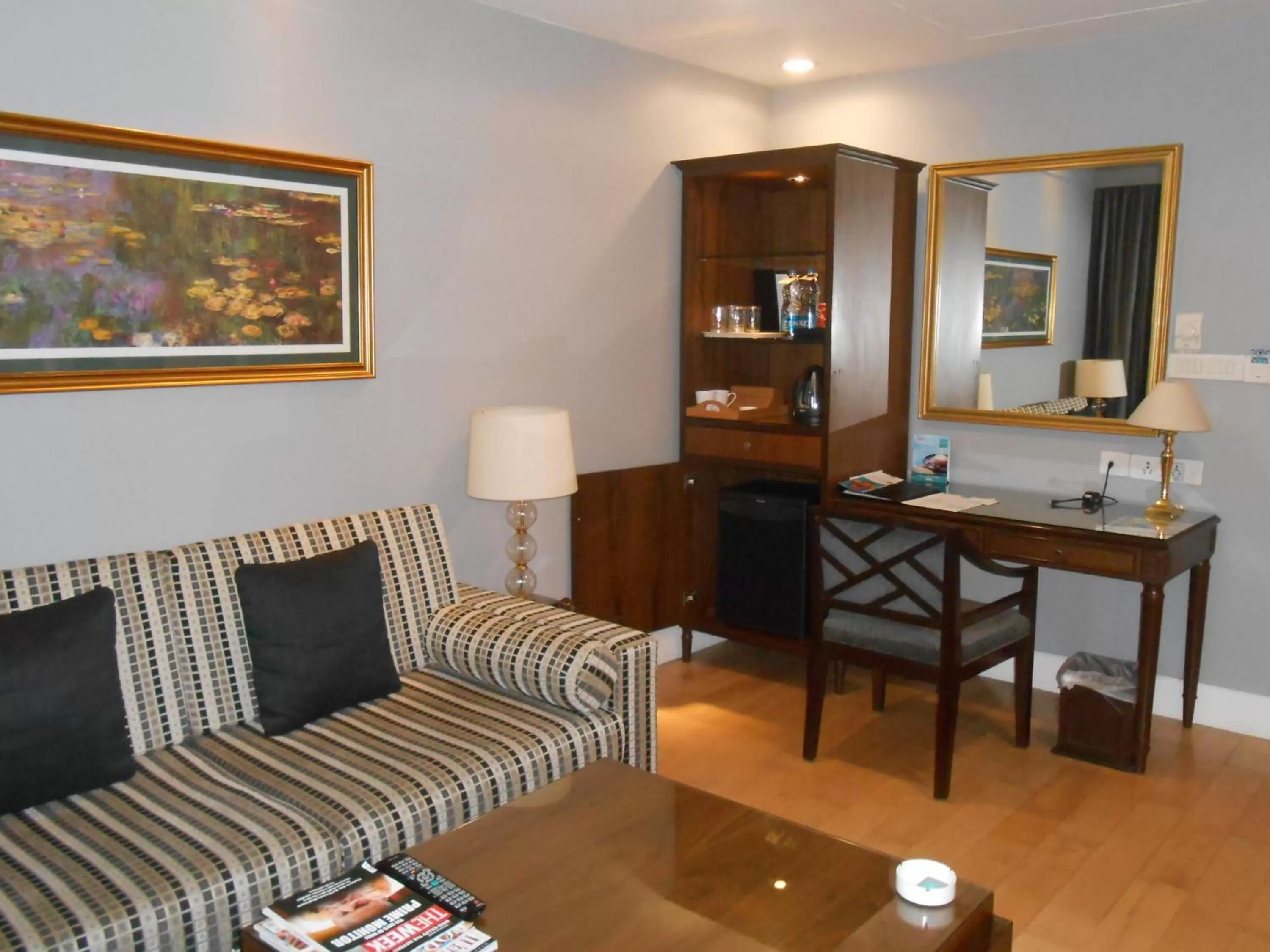 Seating area in Kenilworth Hotel, Kolkata