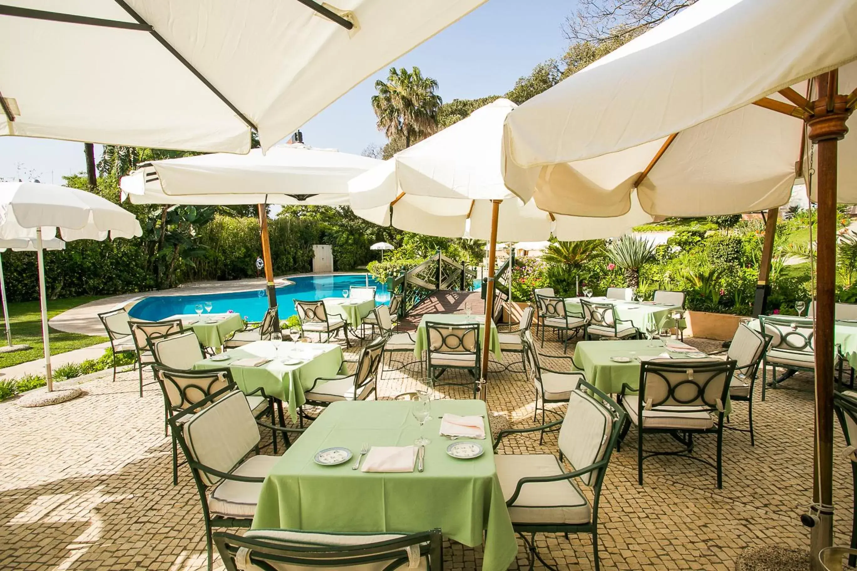 Garden, Restaurant/Places to Eat in Olissippo Lapa Palace – The Leading Hotels of the World