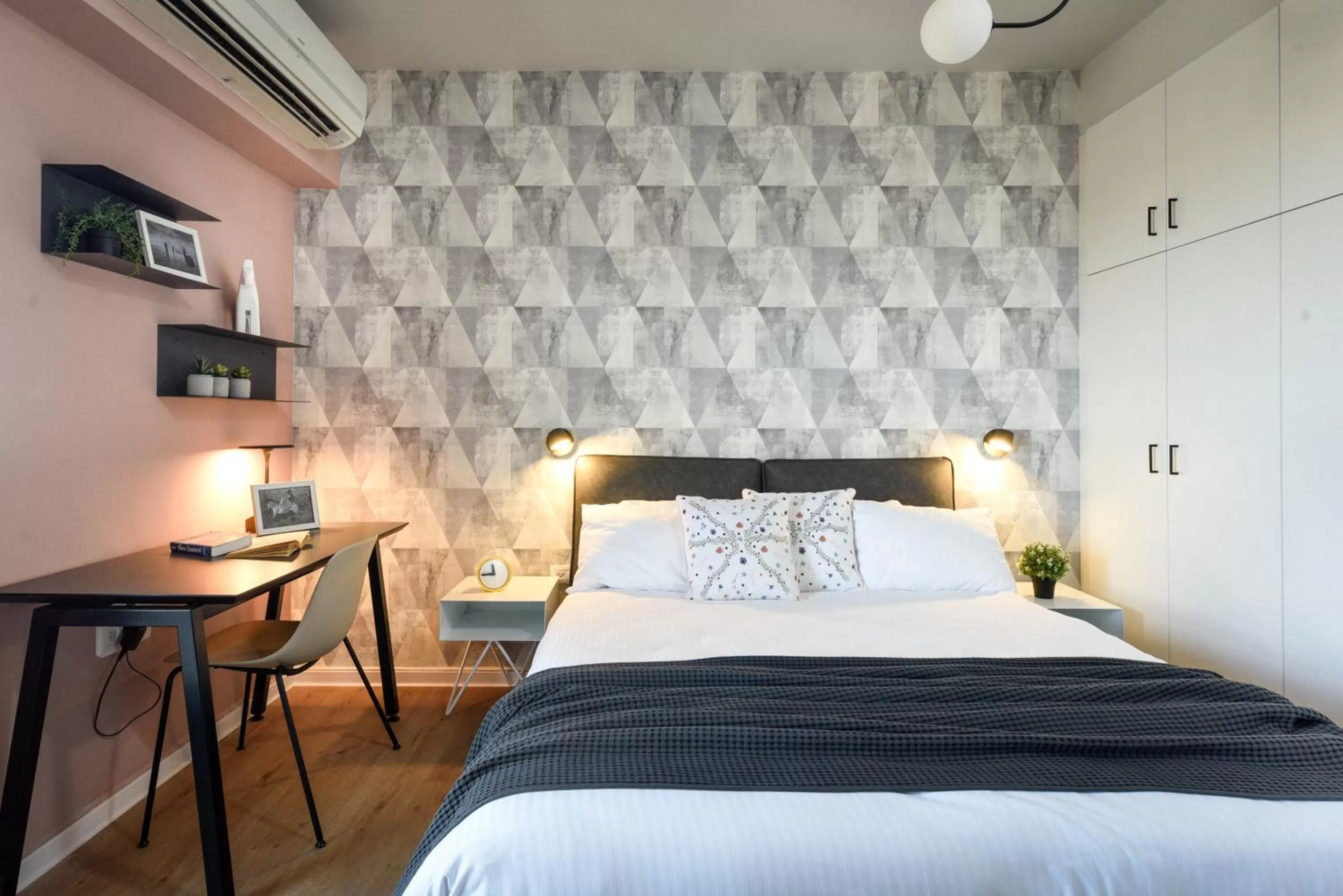 Photo of the whole room, Bed in דירות גני תערוכה - TLV university apartments near Expo by Sea N' Rent