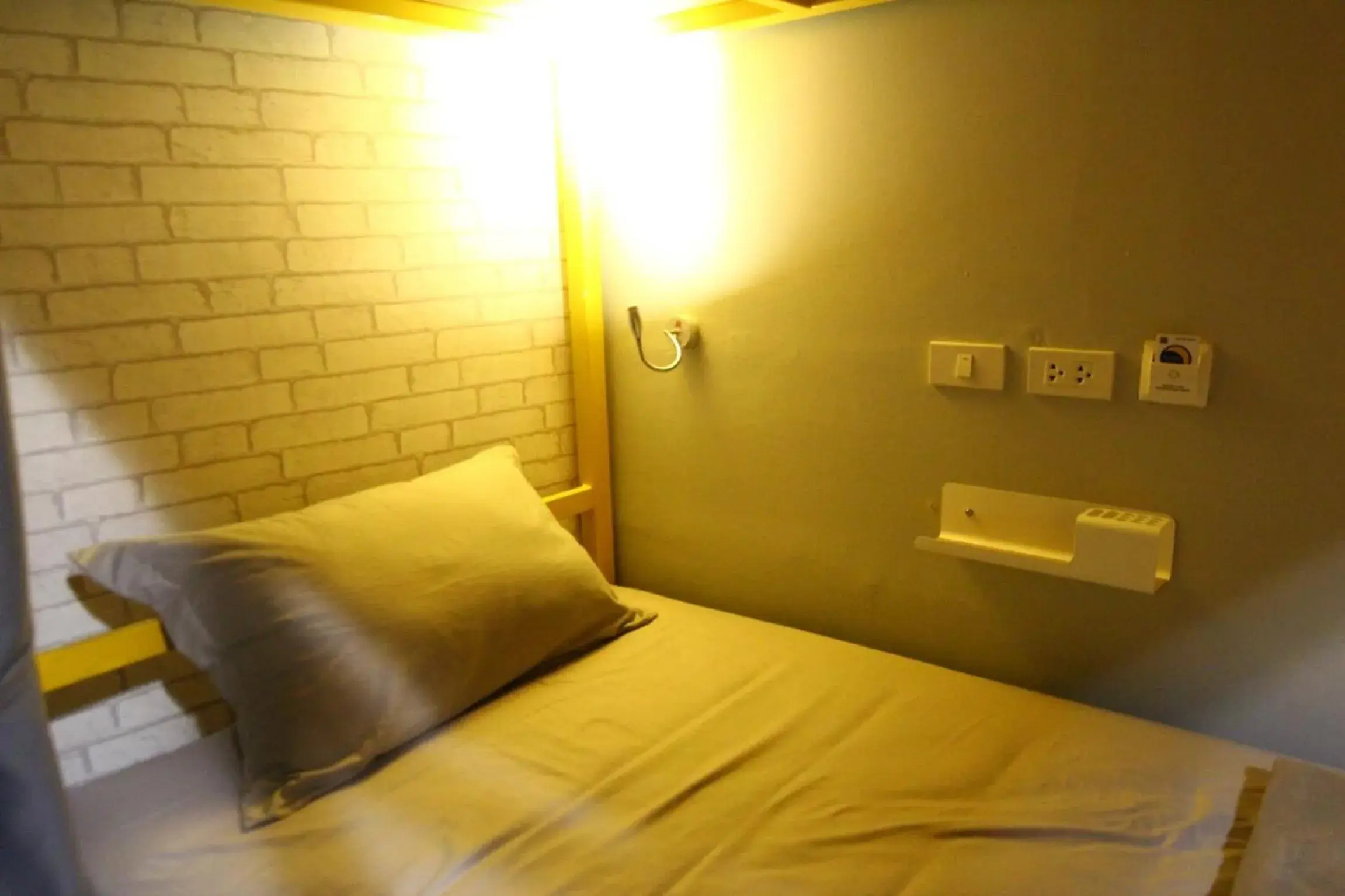 Property building, Bed in The Moon Hostel Huahin