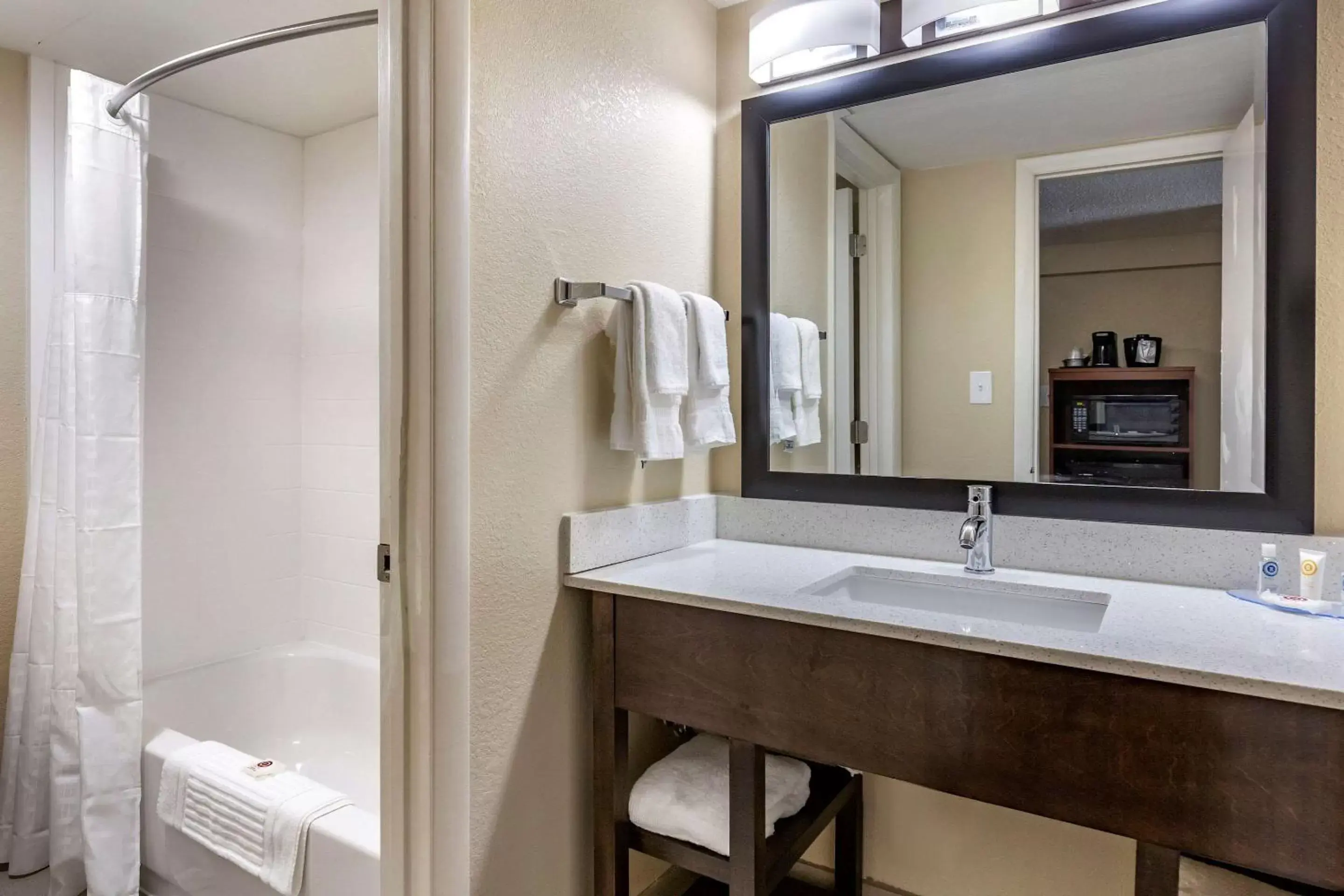 Photo of the whole room, Bathroom in Comfort Inn & Suites Spring Lake - Fayetteville Near Fort Liberty