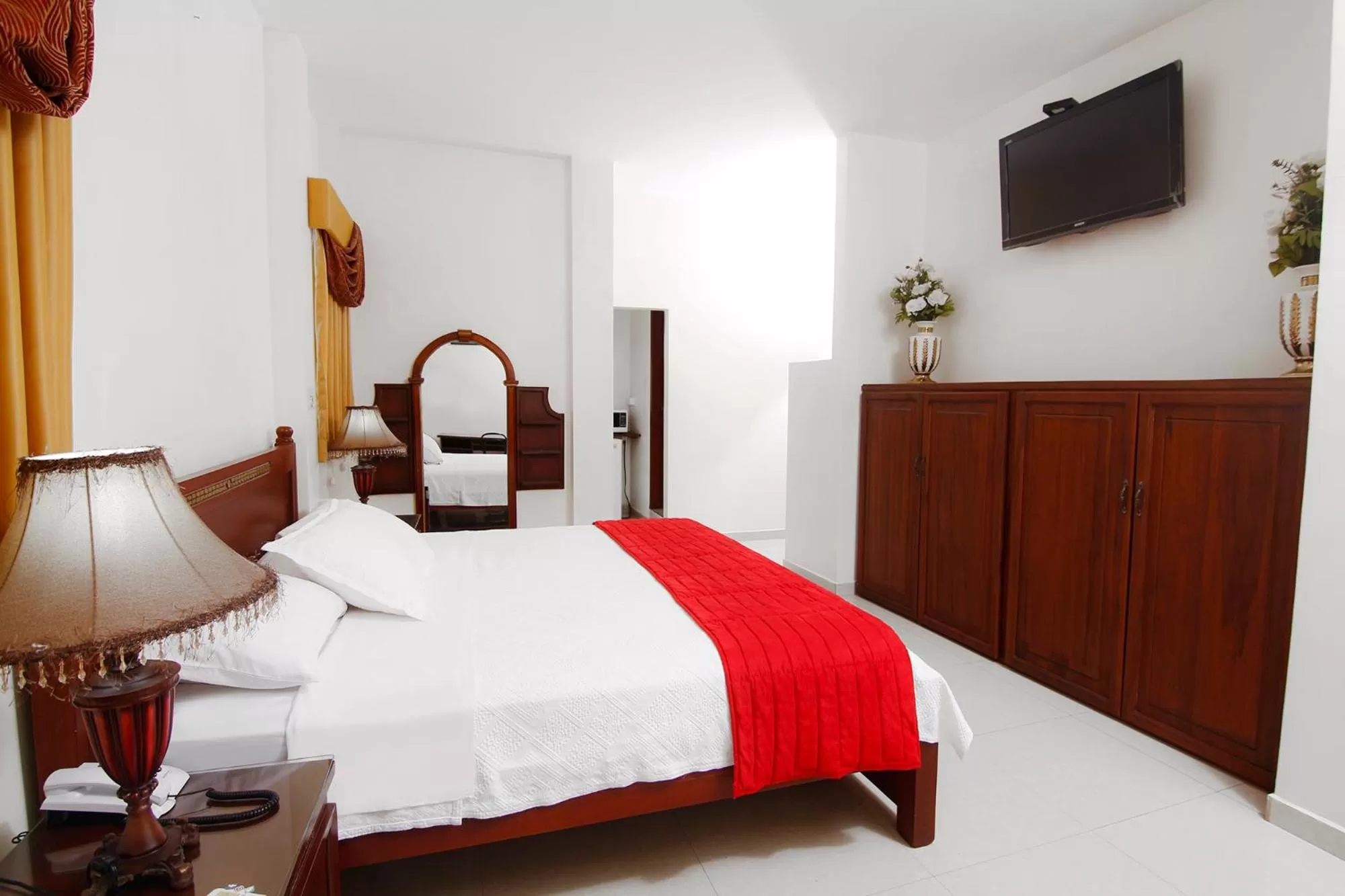 Bed in Hotel Versailles Internacional