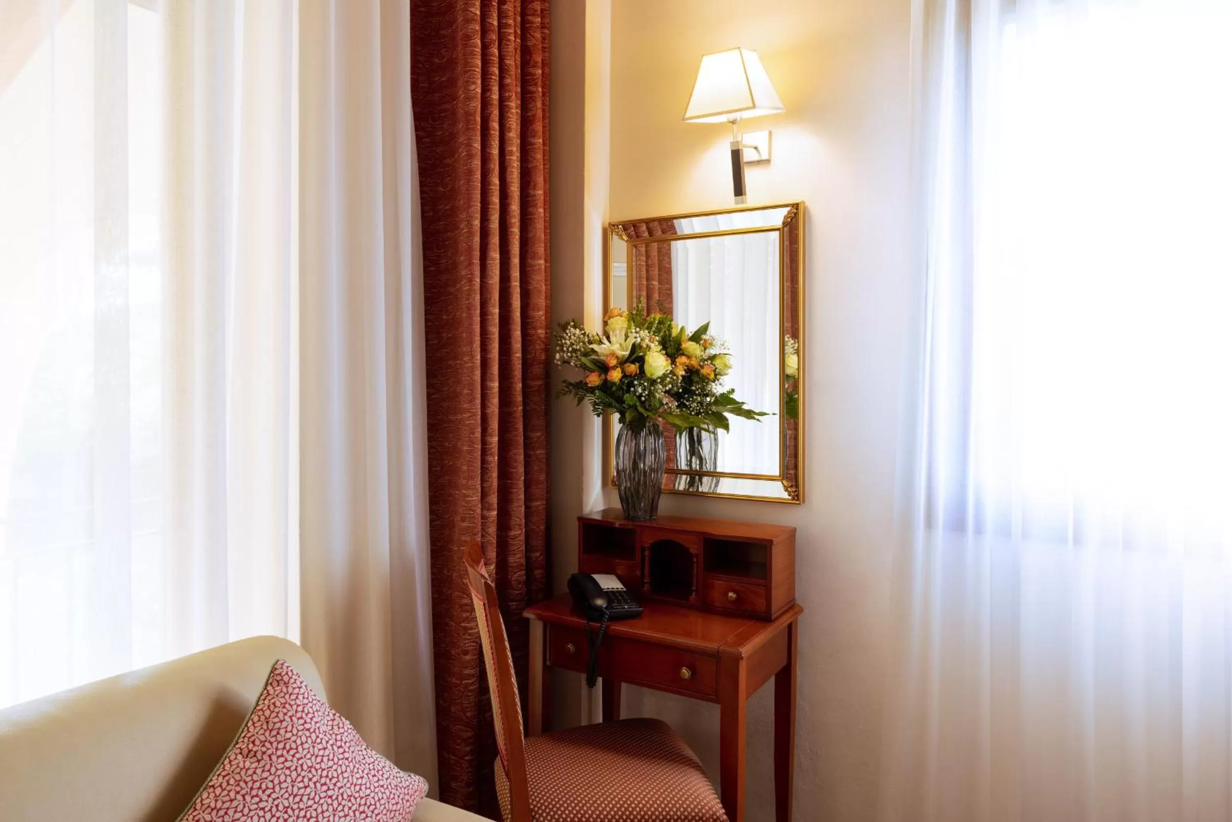 hair dresser in Hotel Venice Resort Airport