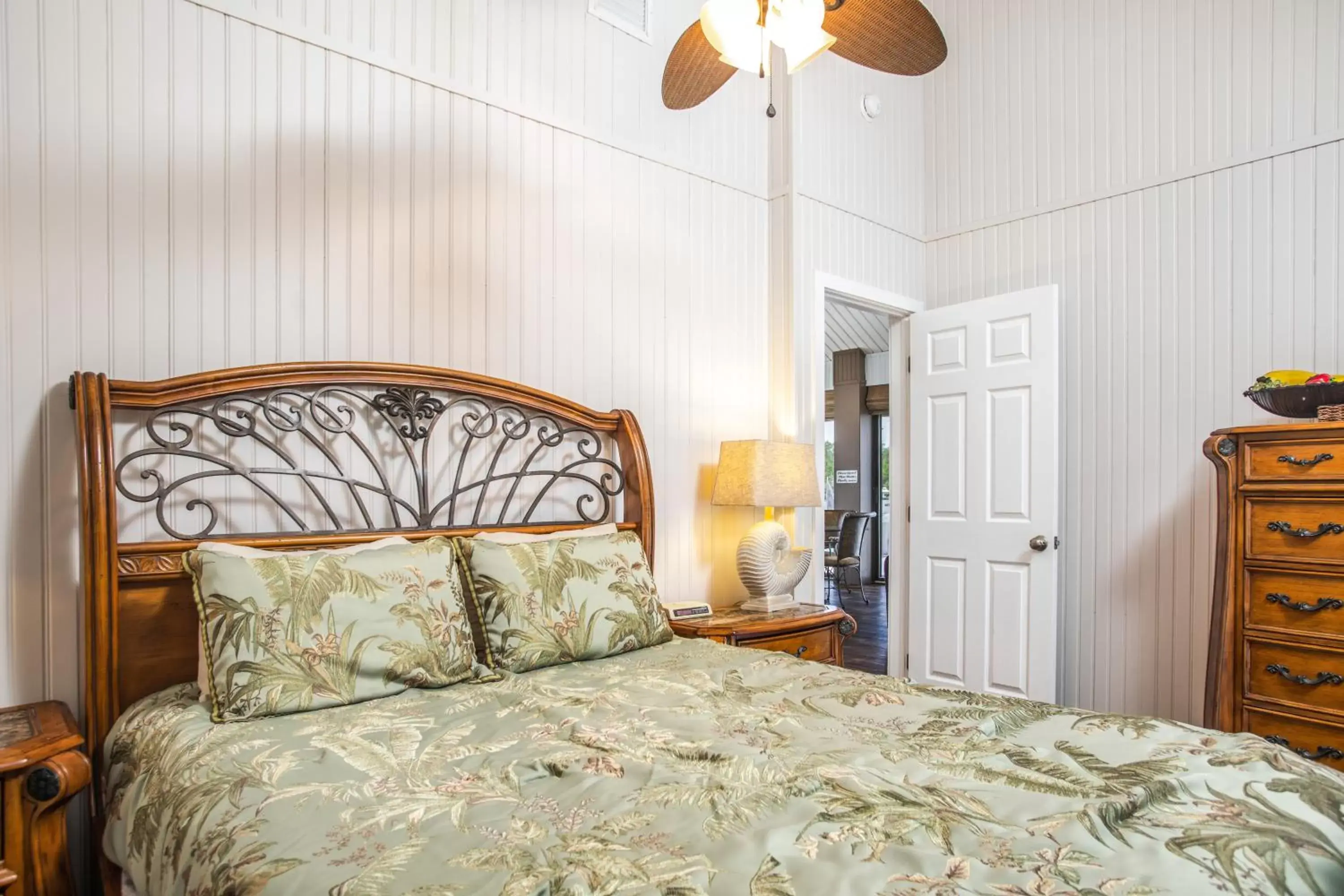 Bedroom, Bed in The BoatHouse