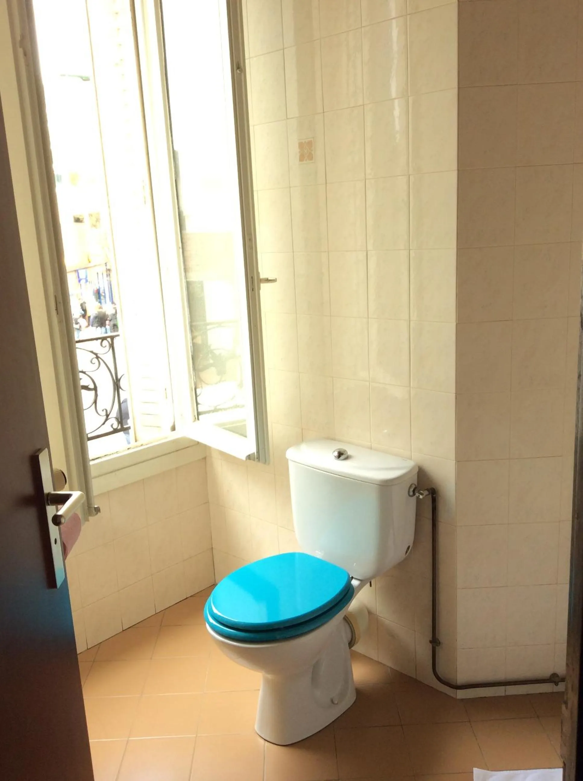 Bathroom in Hotel De La Place