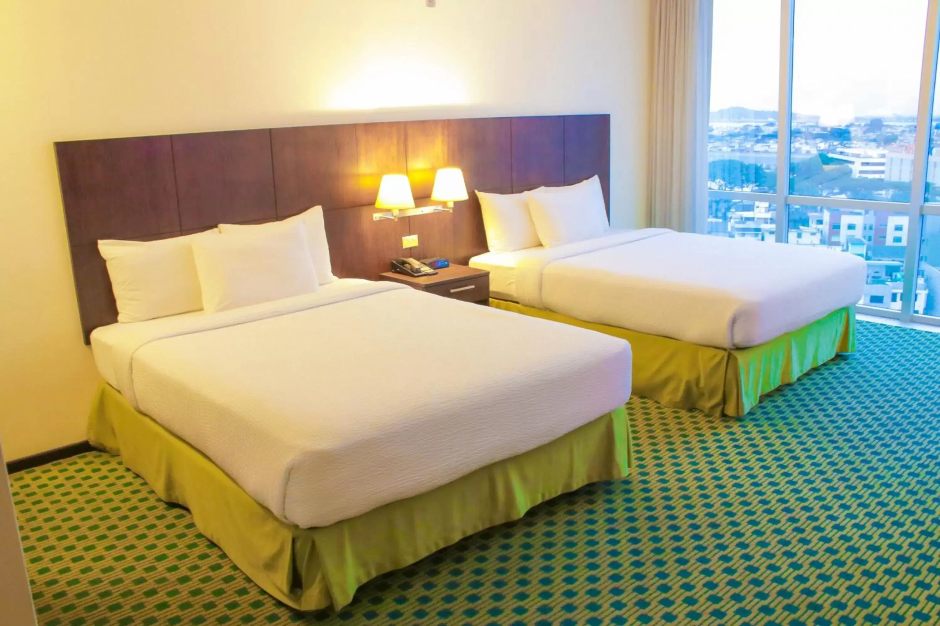 Photo of the whole room, Bed in Courtyard by Marriott Guayaquil