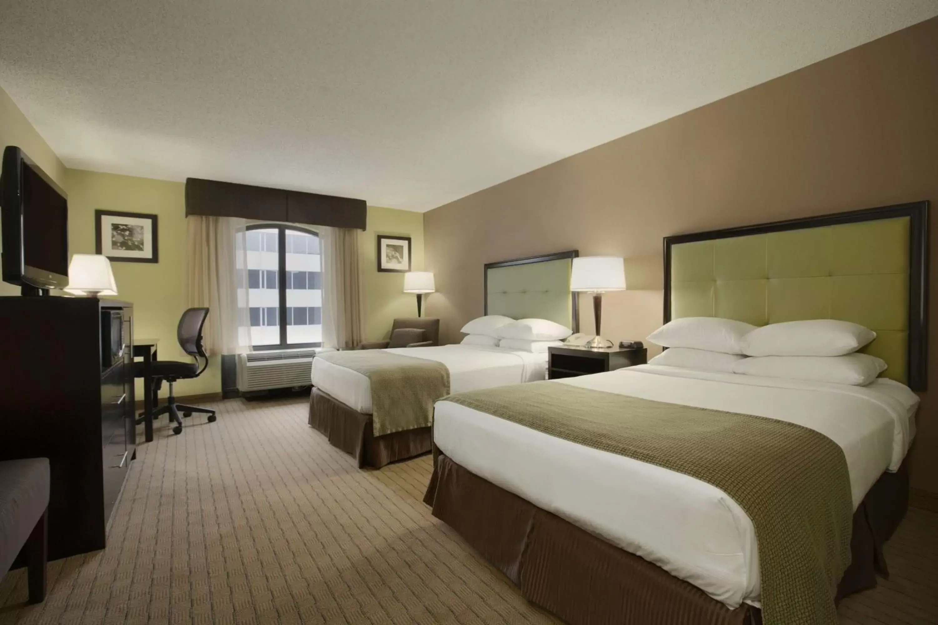 Photo of the whole room, Bed in Days Inn by Wyndham Baltimore Inner Harbor Photo of the whole room, Bed in Days Inn by Wyndham Baltimore Inner Harbor