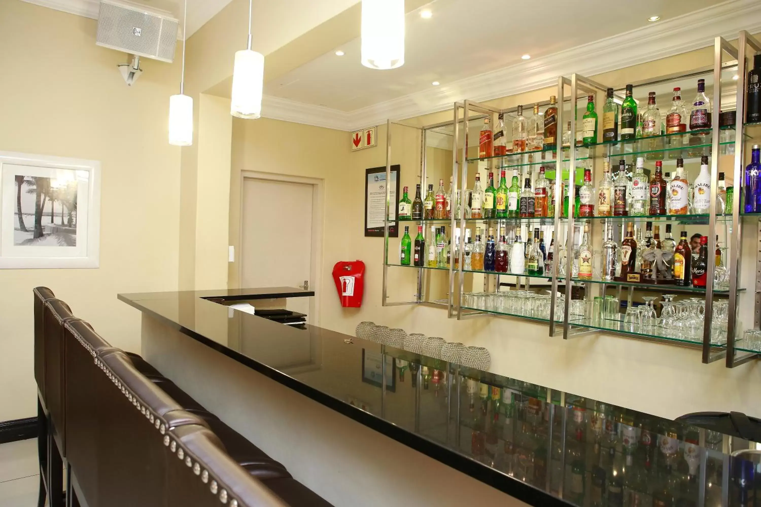 Restaurant/places to eat, Lounge/Bar in Pavilion Hotel Durban