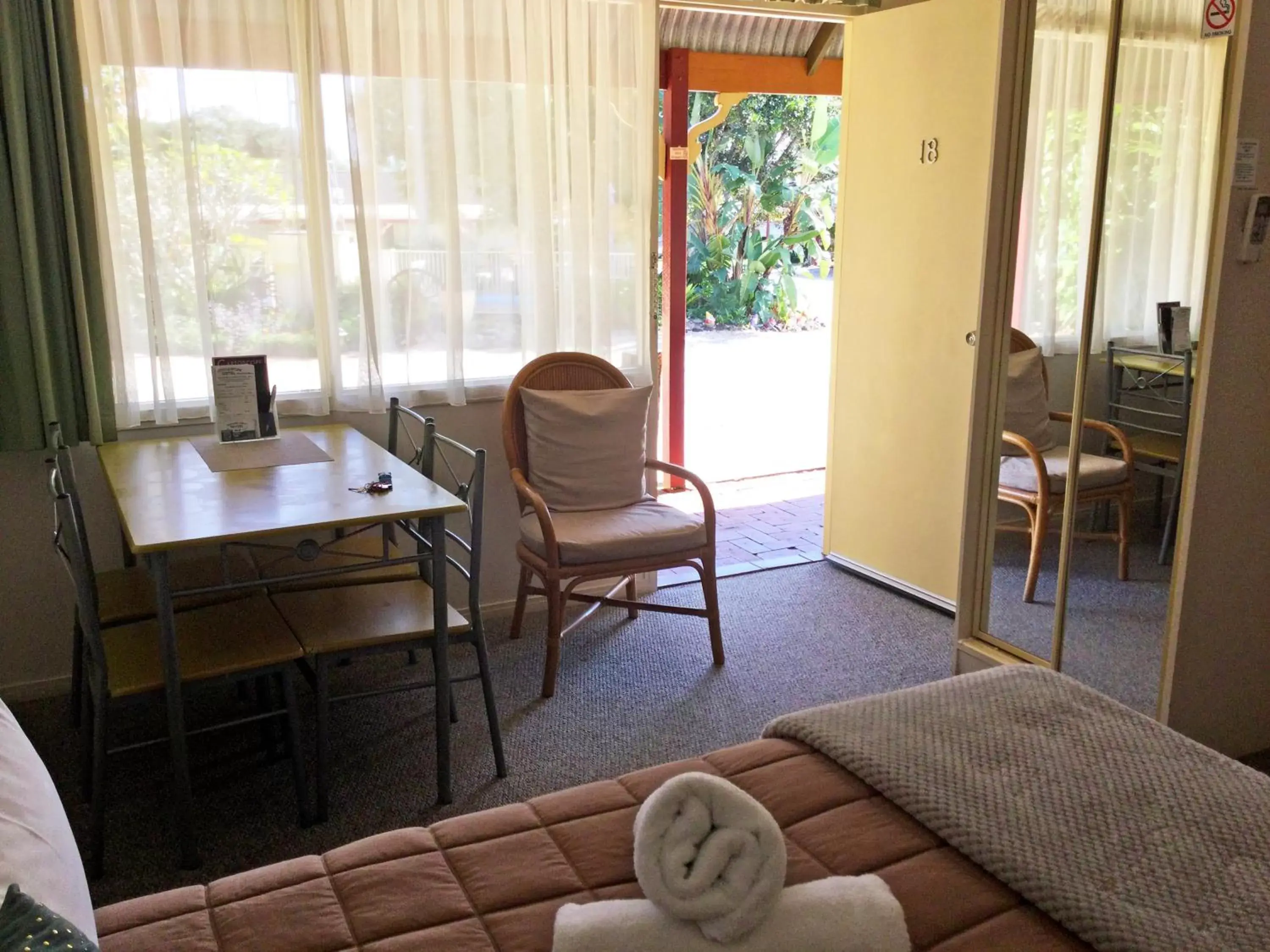 Guests, Seating Area in Alstonville Settlers Motel