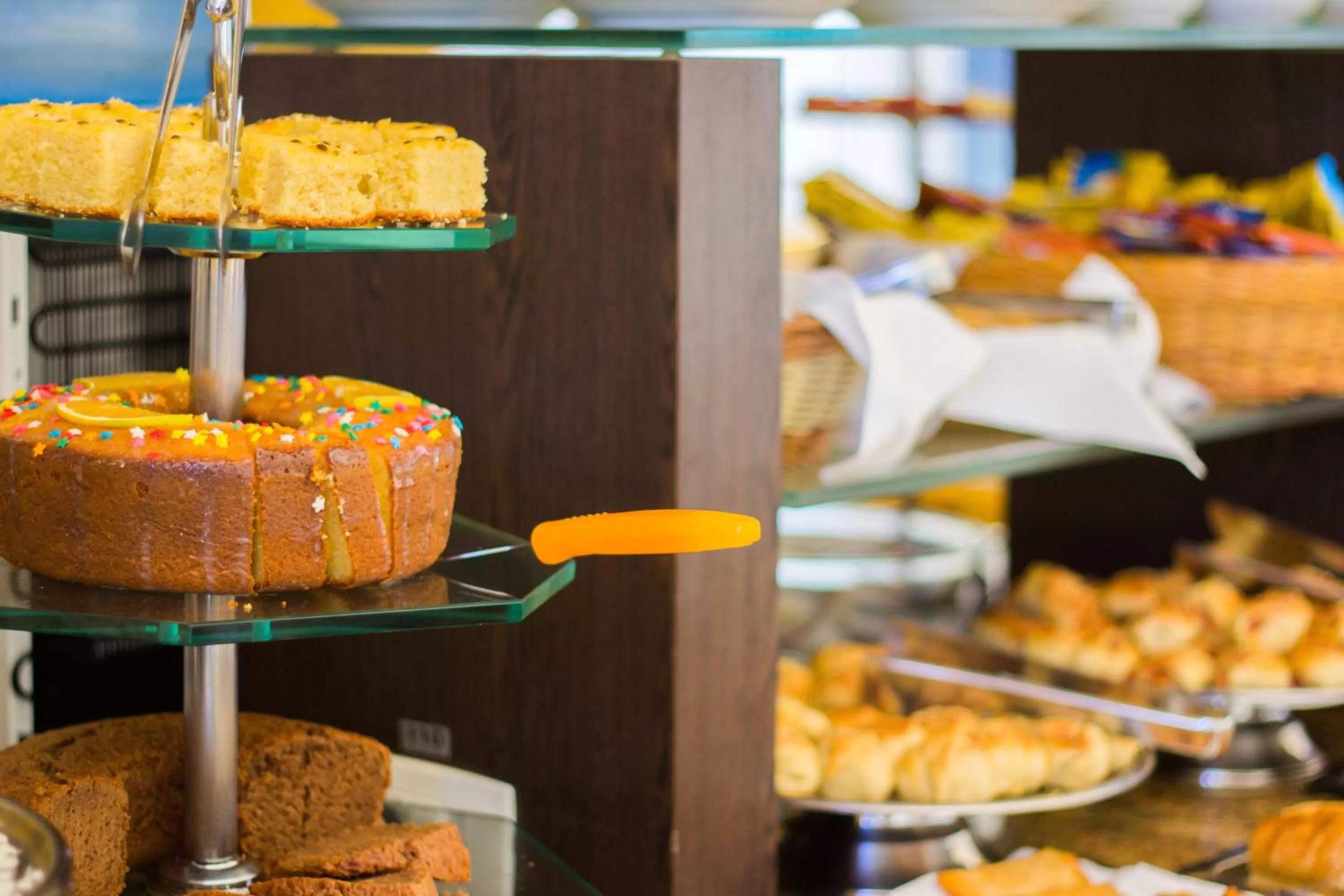 Restaurant/places to eat in L'Opera Hotel