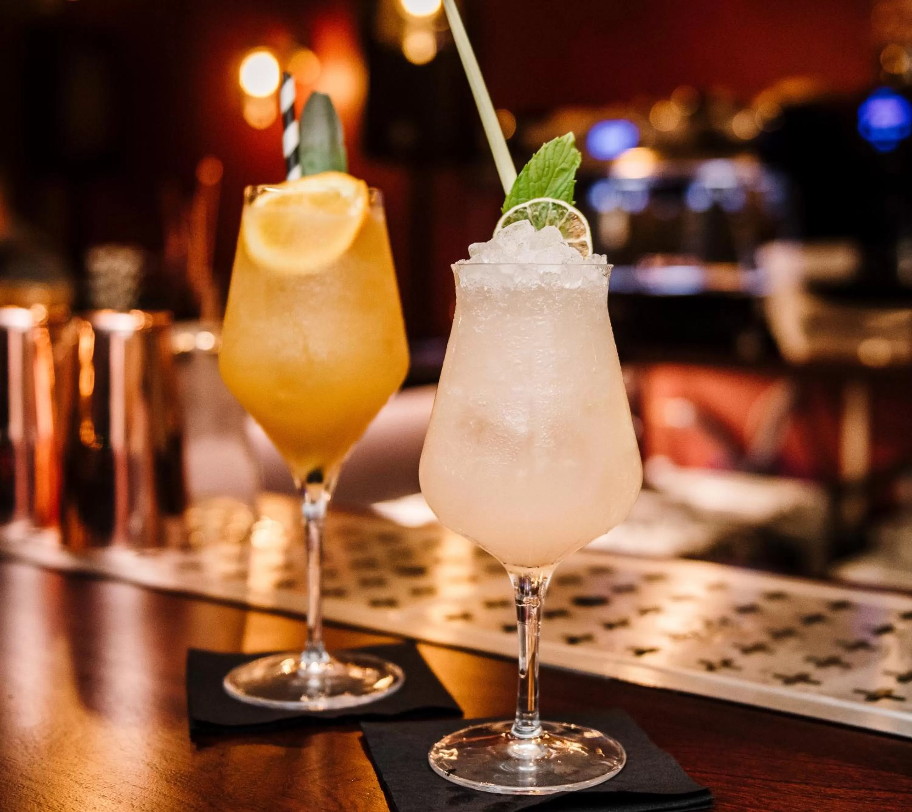 Seating area, Drinks in The Royal Kings Arms