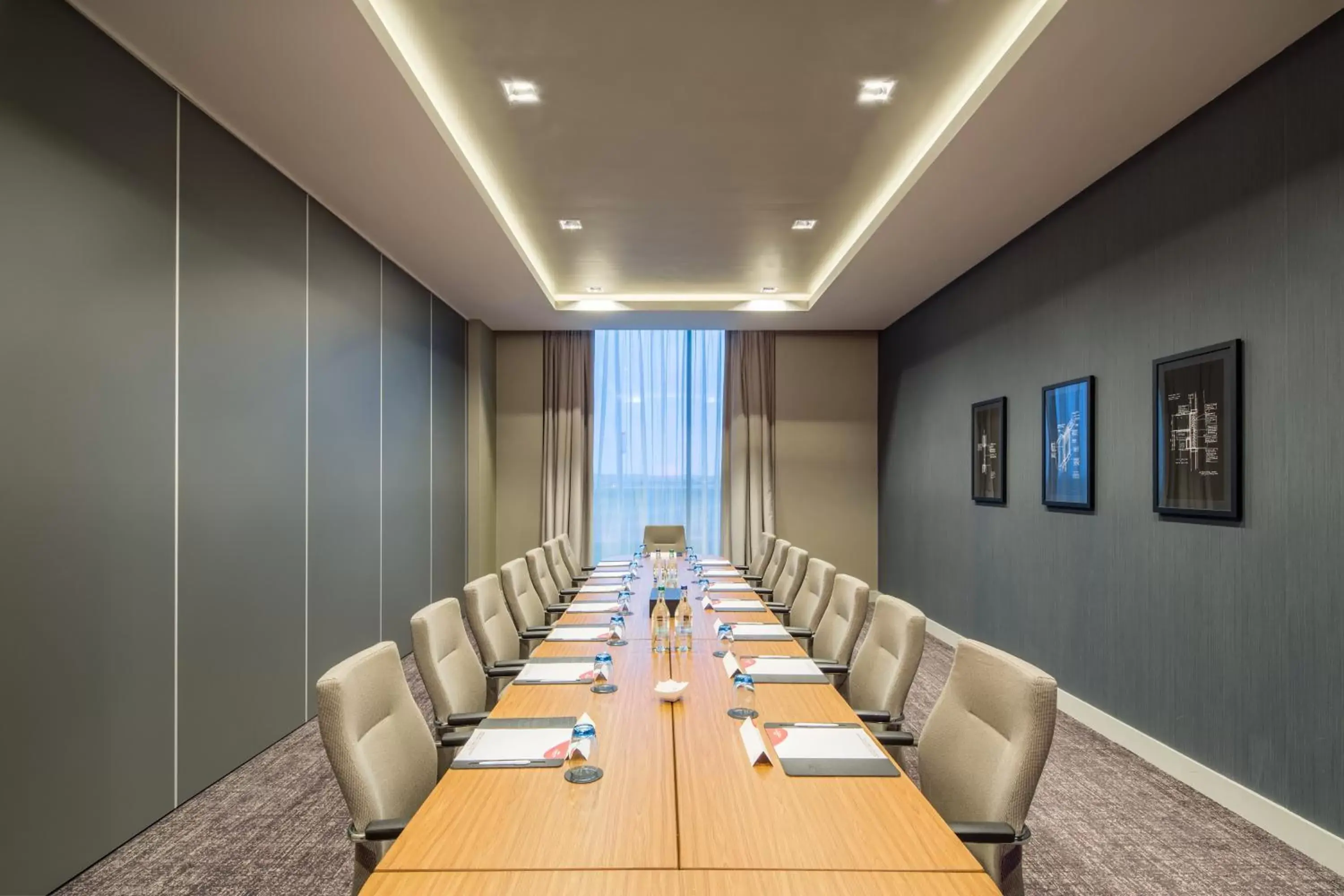 Meeting/conference room in Crowne Plaza Aberdeen Airport, an IHG Hotel