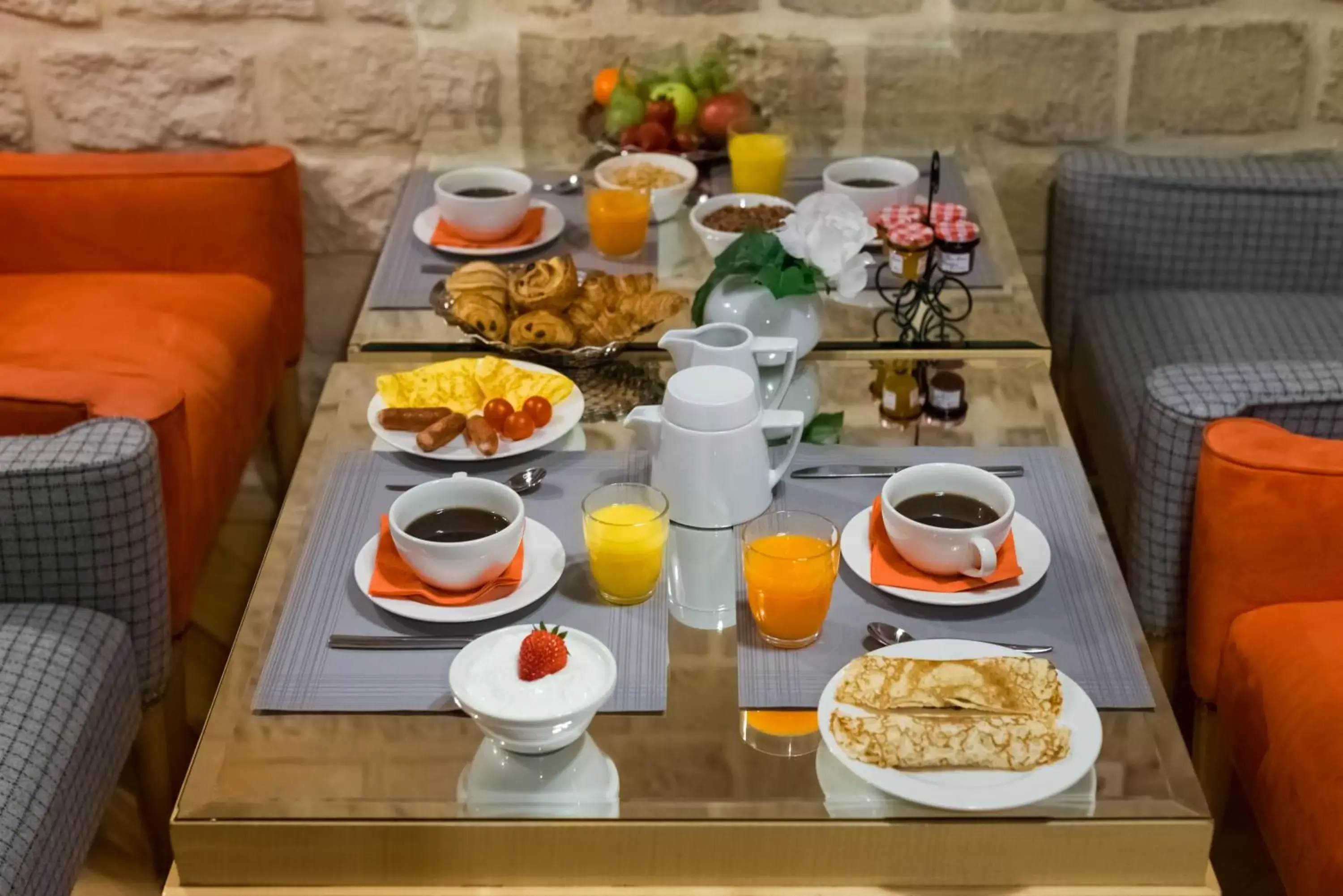 Restaurant/places to eat, Breakfast in Hotel Lorette - Astotel