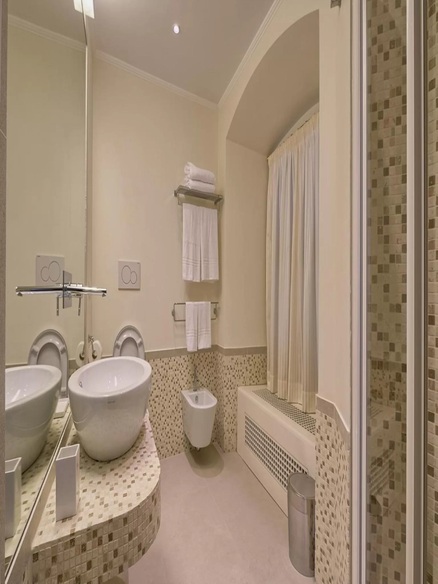 Bathroom in Polinari Rooms San Pietro Roma