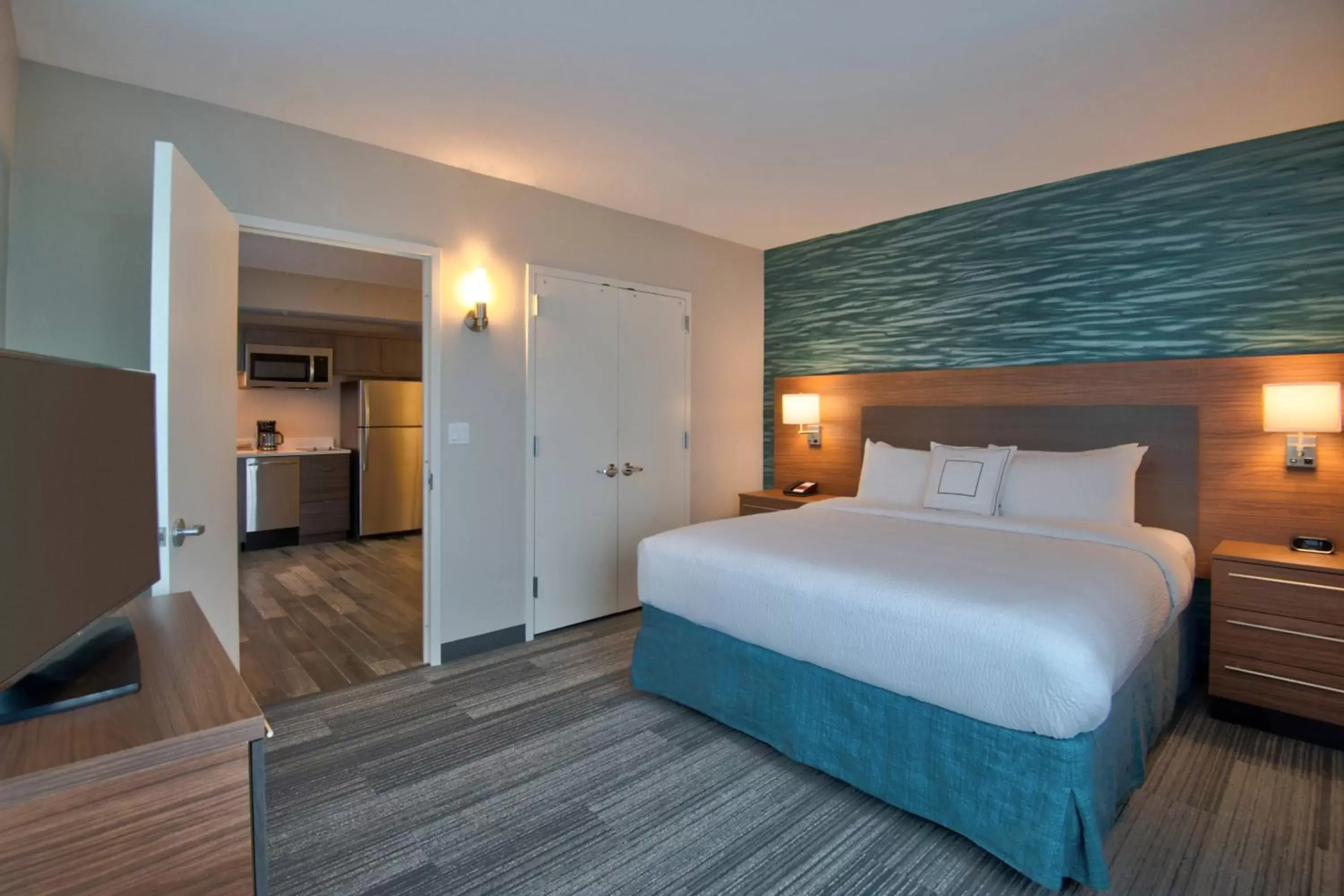 Bedroom, Bed in TownePlace Suites by Marriott Miami Airport