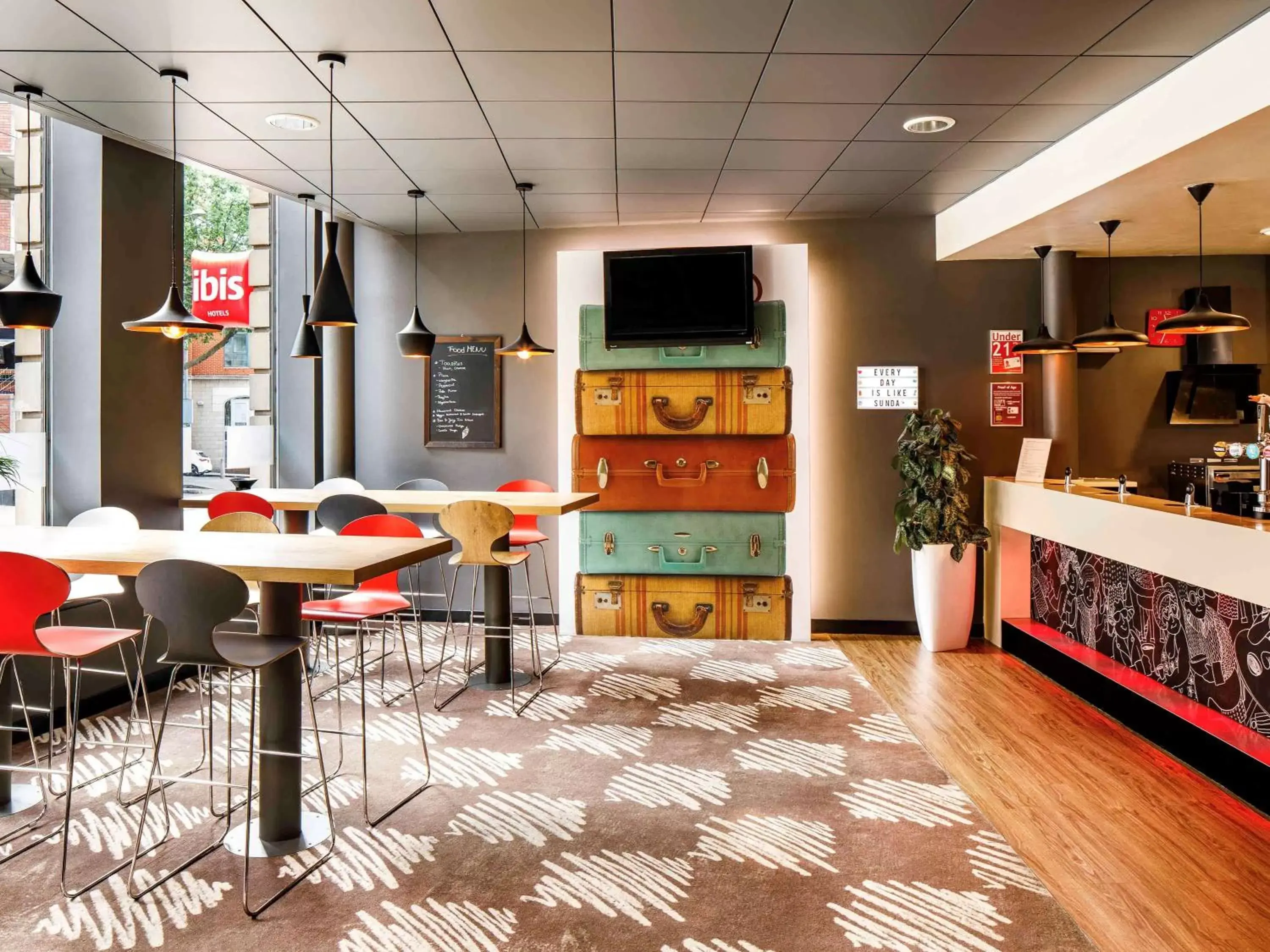 Restaurant/places to eat in ibis Nottingham Centre