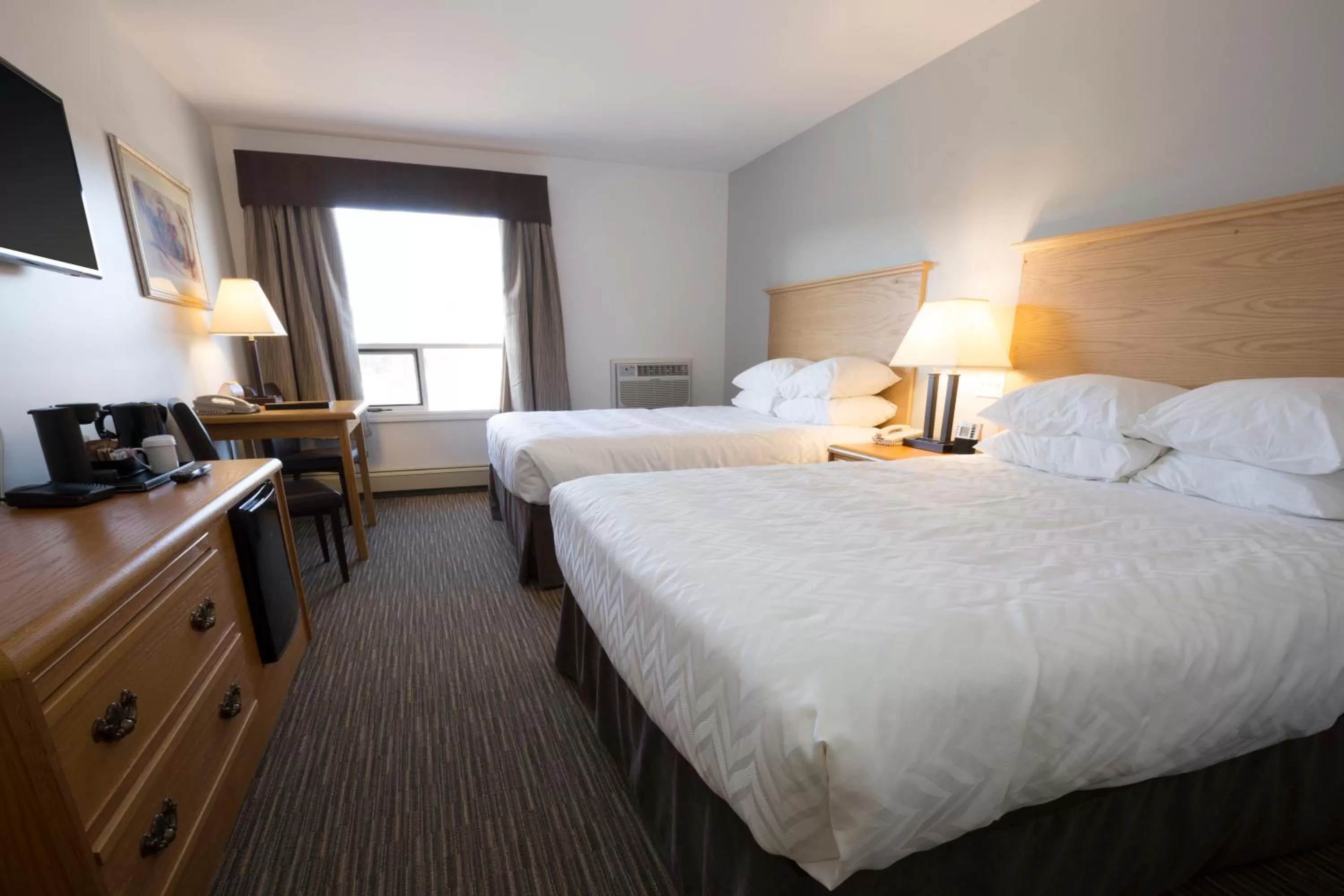 Photo of the whole room, Bed in Tower Inn & Suites