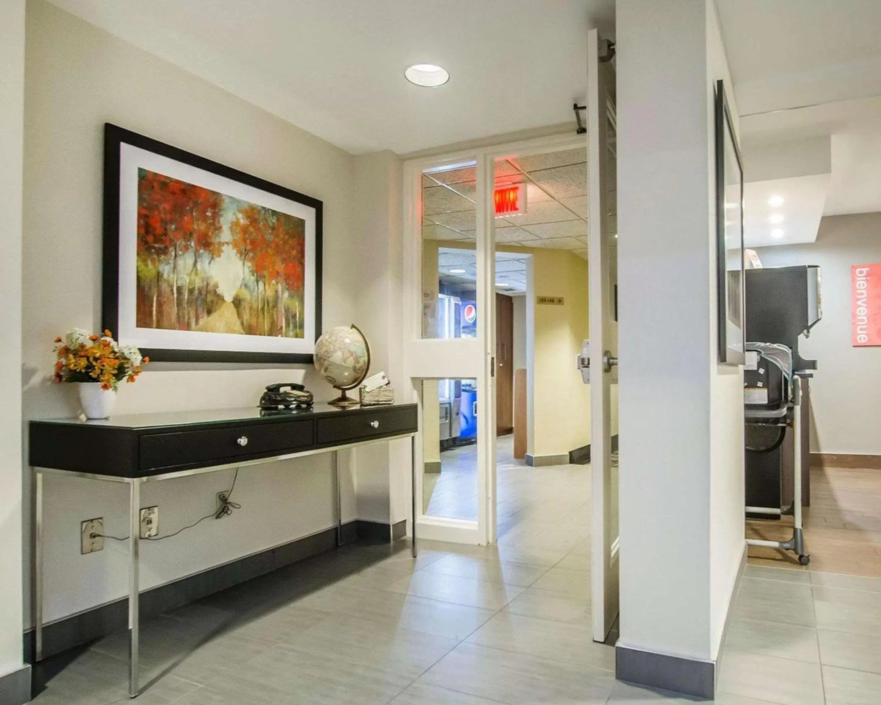 Lobby or reception, Bathroom in Comfort Inn Rimouski