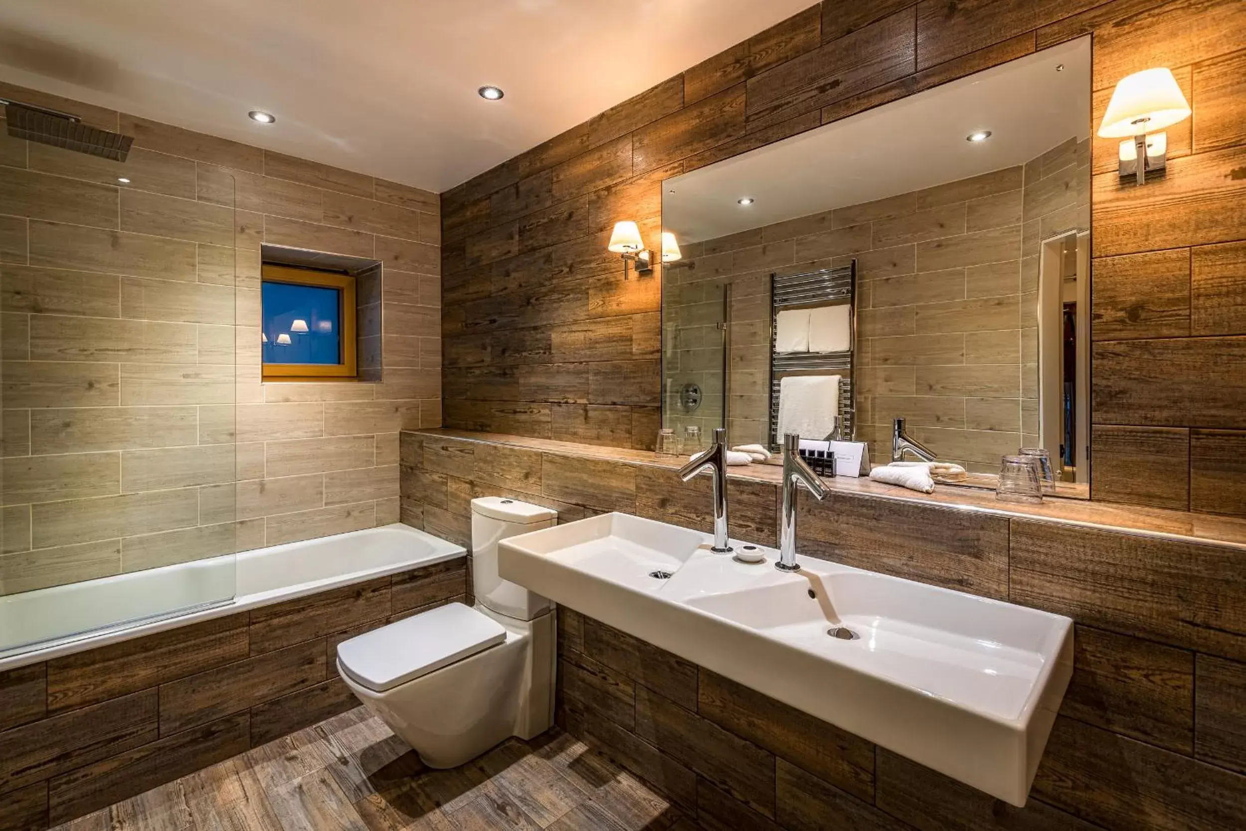 Toilet, Bathroom in Skeabost House Hotel