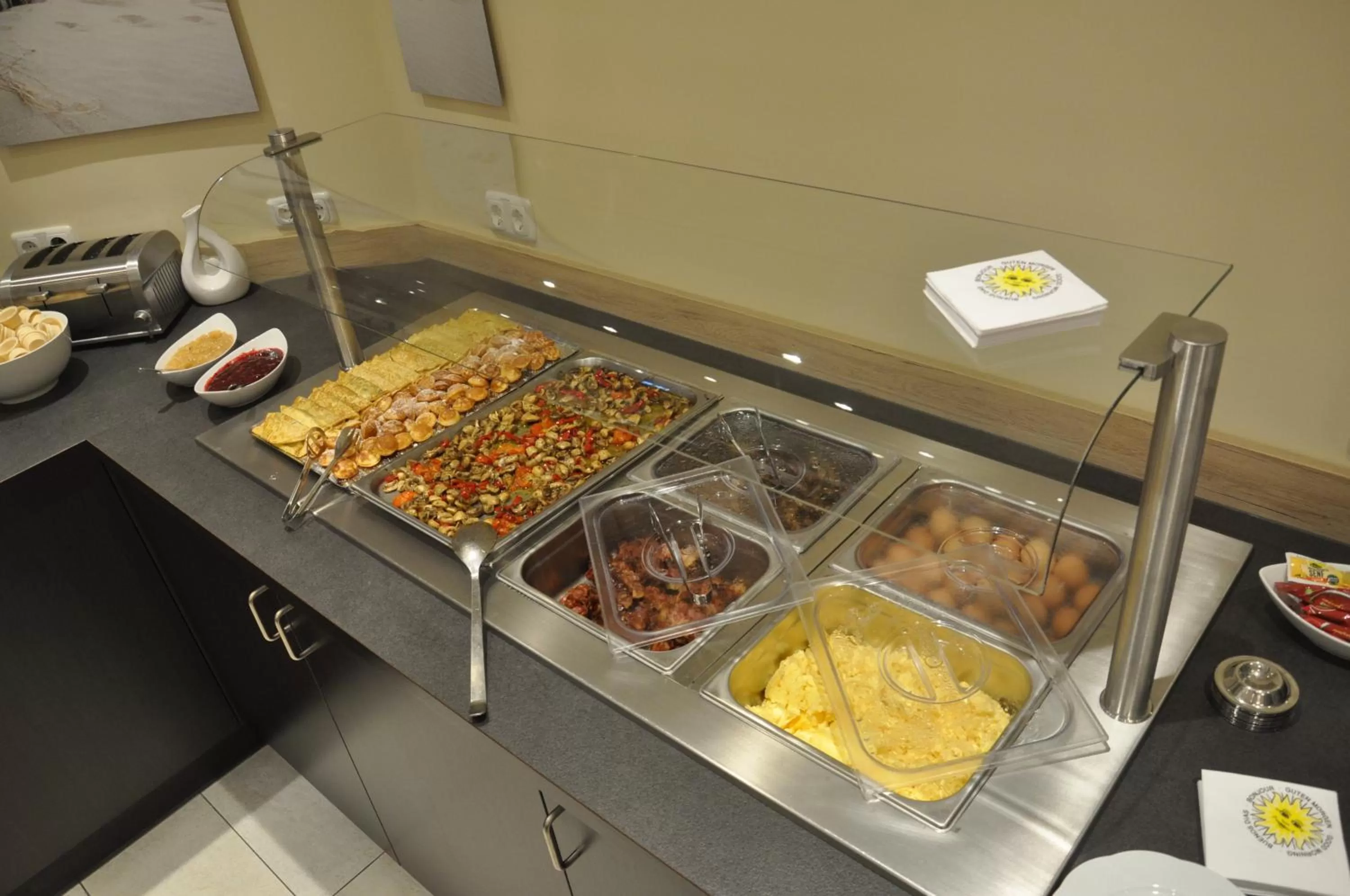 Buffet breakfast in Avalon Hotel Bellevue