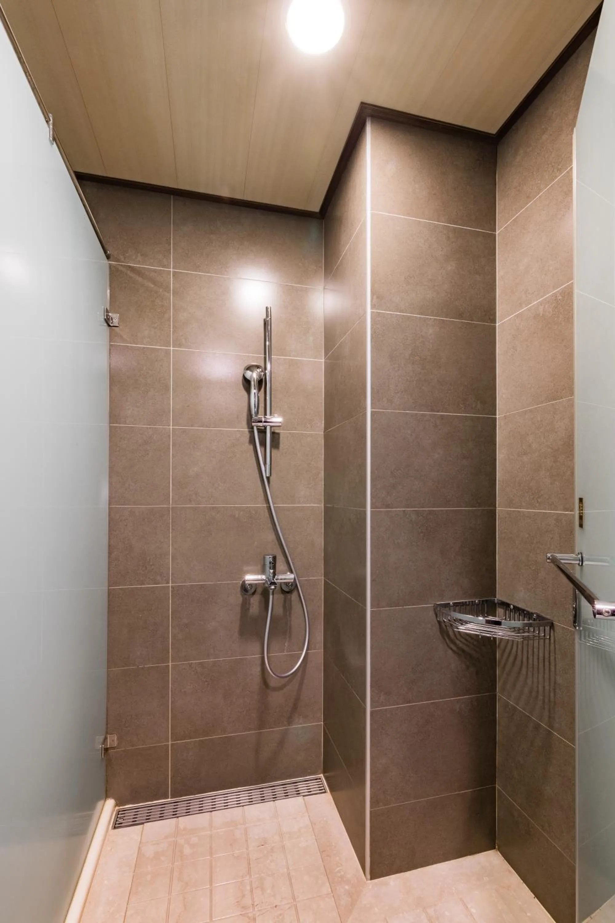 Shower in Great Roots Forestry Spa Resort