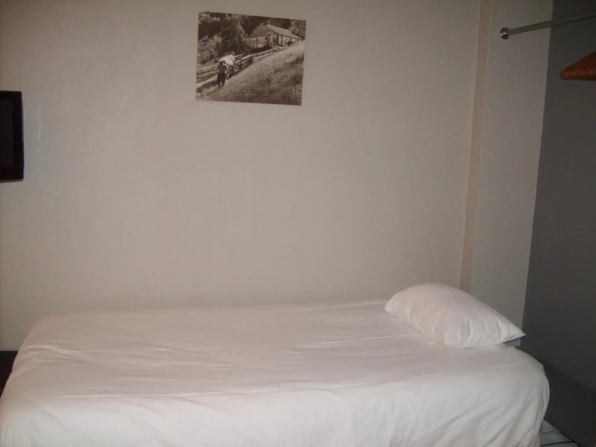 Bed in The Originals Access, Hôtel Arum, Remiremont (Inter-Hotel)