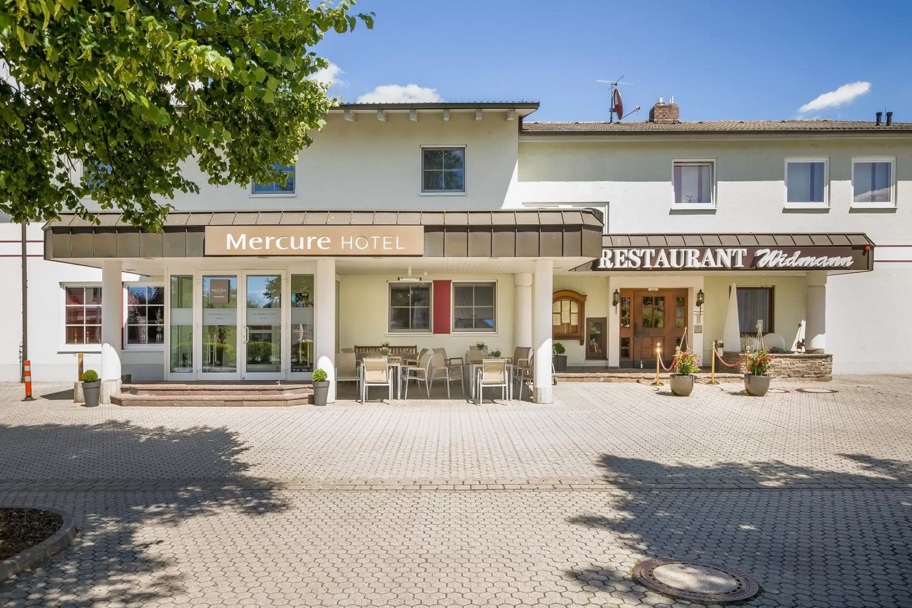 Facade/entrance, Property Building in Mercure Hotel Ingolstadt