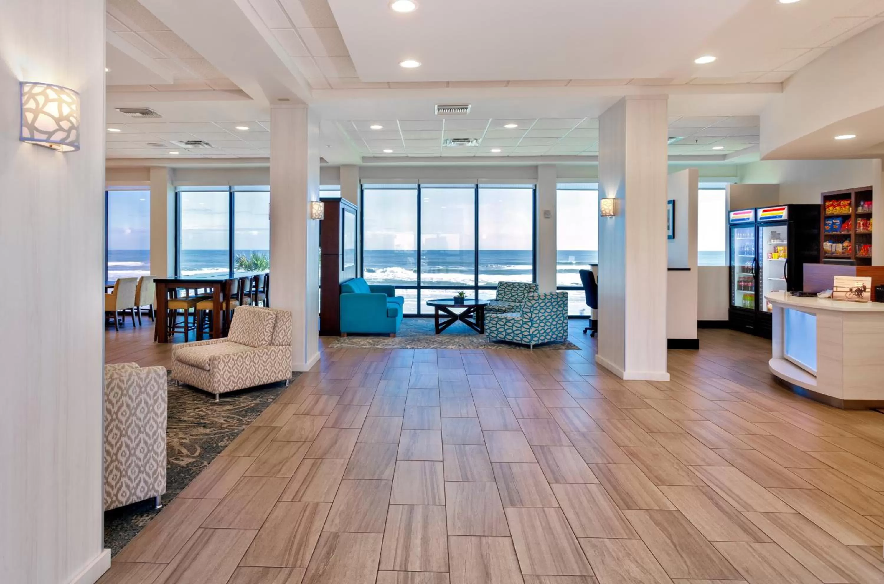 Property building in Holiday Inn Express & Suites Oceanfront Daytona Beach Shores by IHG