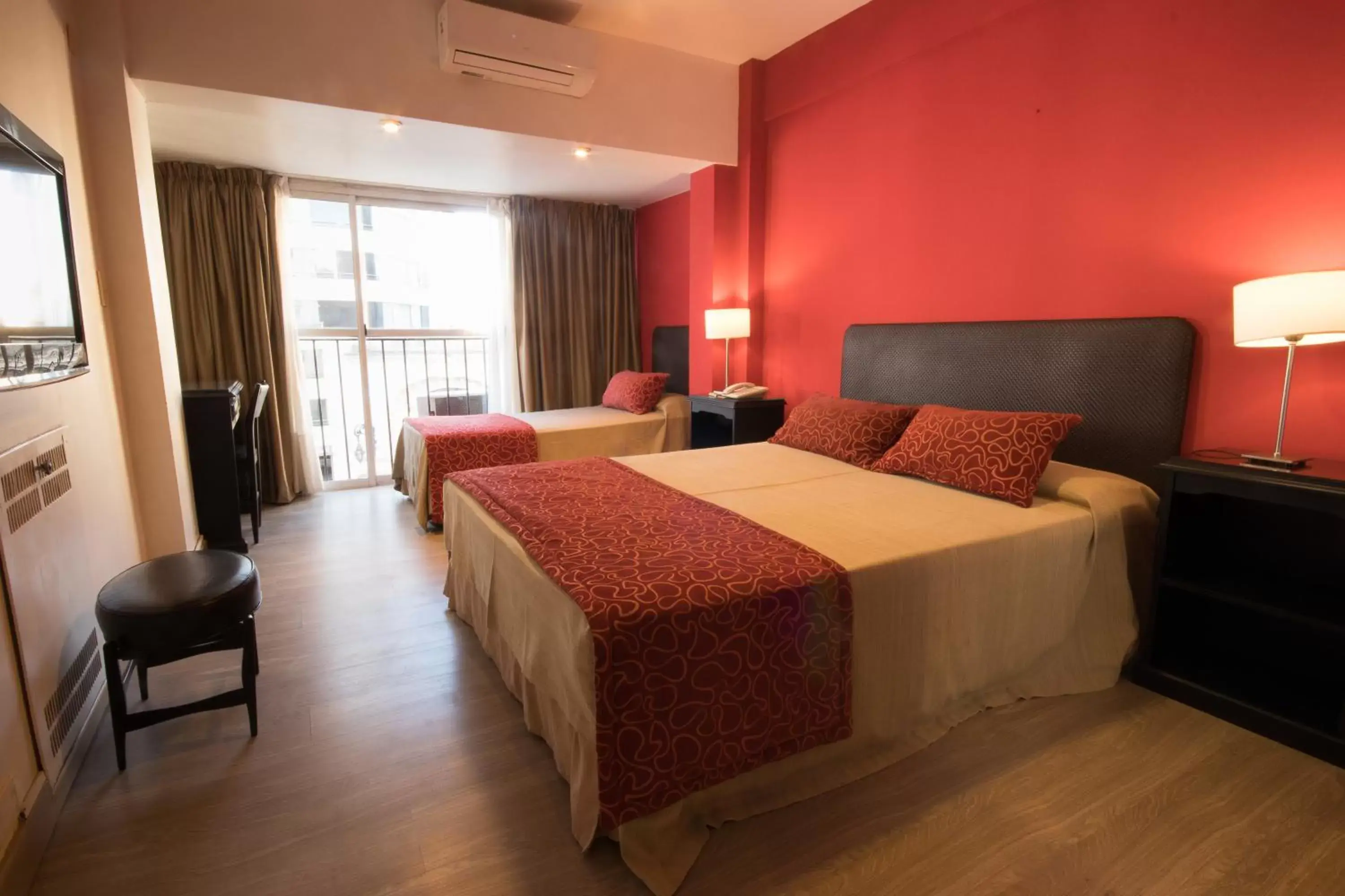 Bedroom, Bed in Gran Hotel Buenos Aires