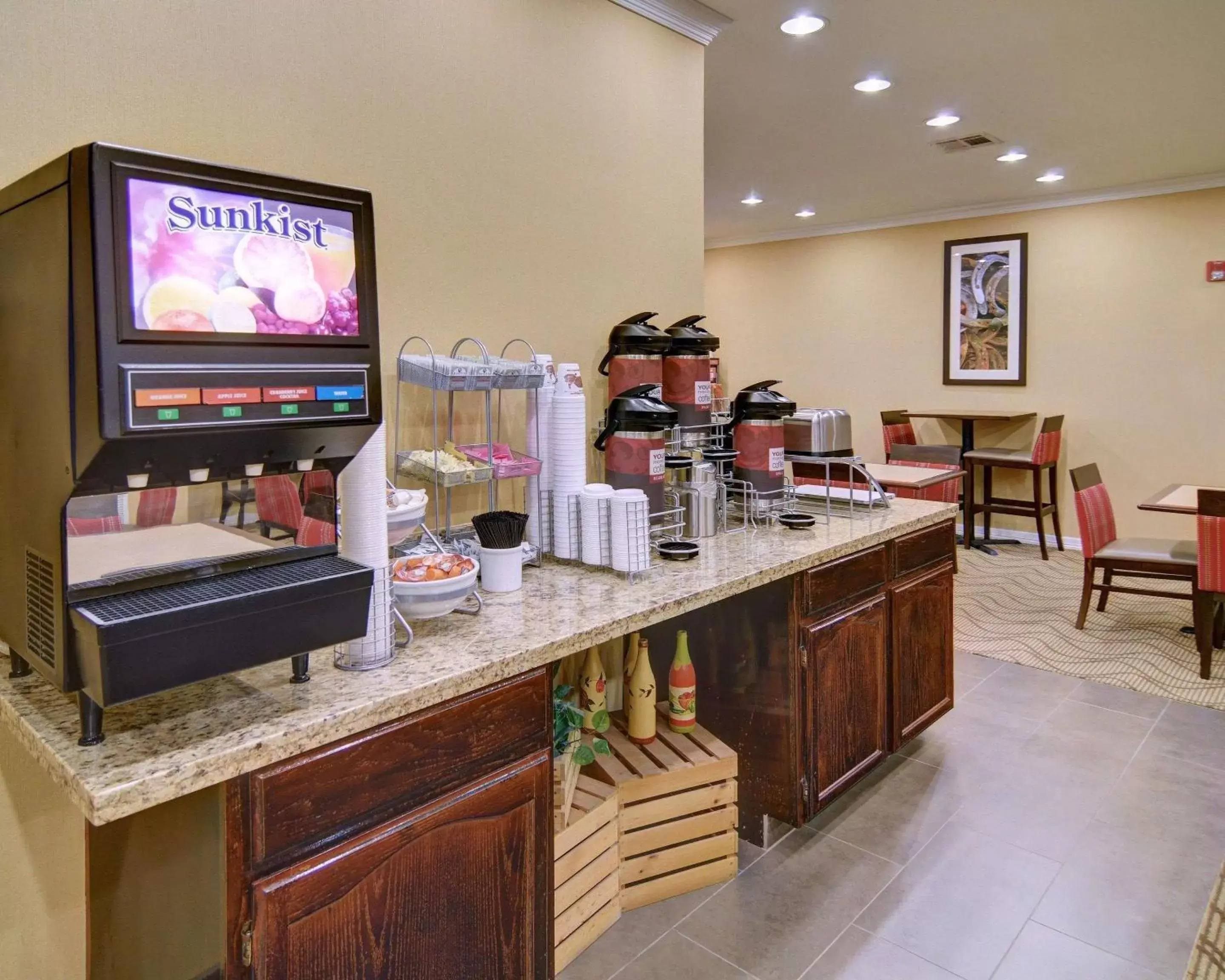 Restaurant/places to eat in Comfort Suites Roanoke - Fort Worth North