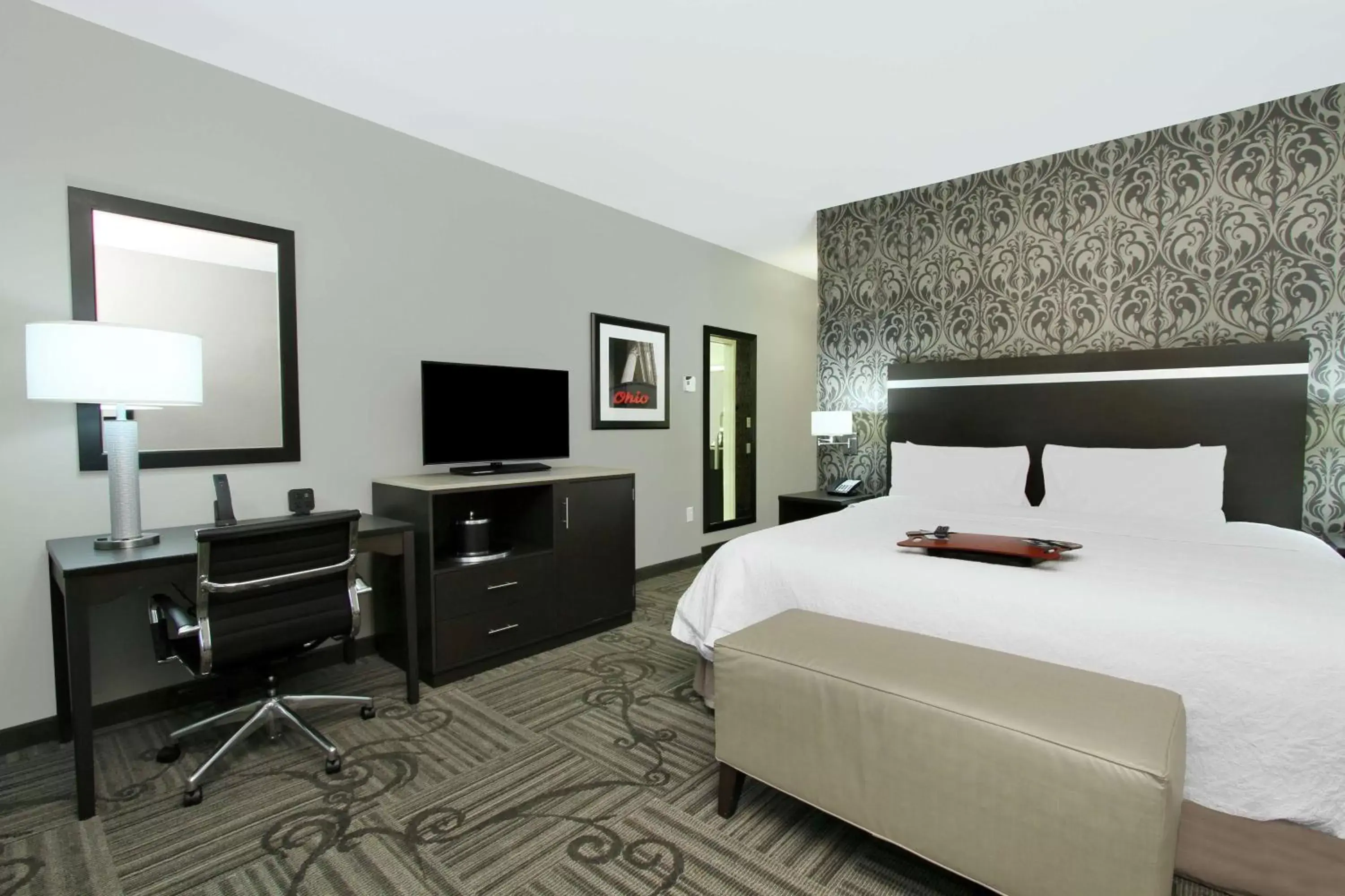 Bedroom, Bed in Hampton Inn & Suites Columbus/University Area