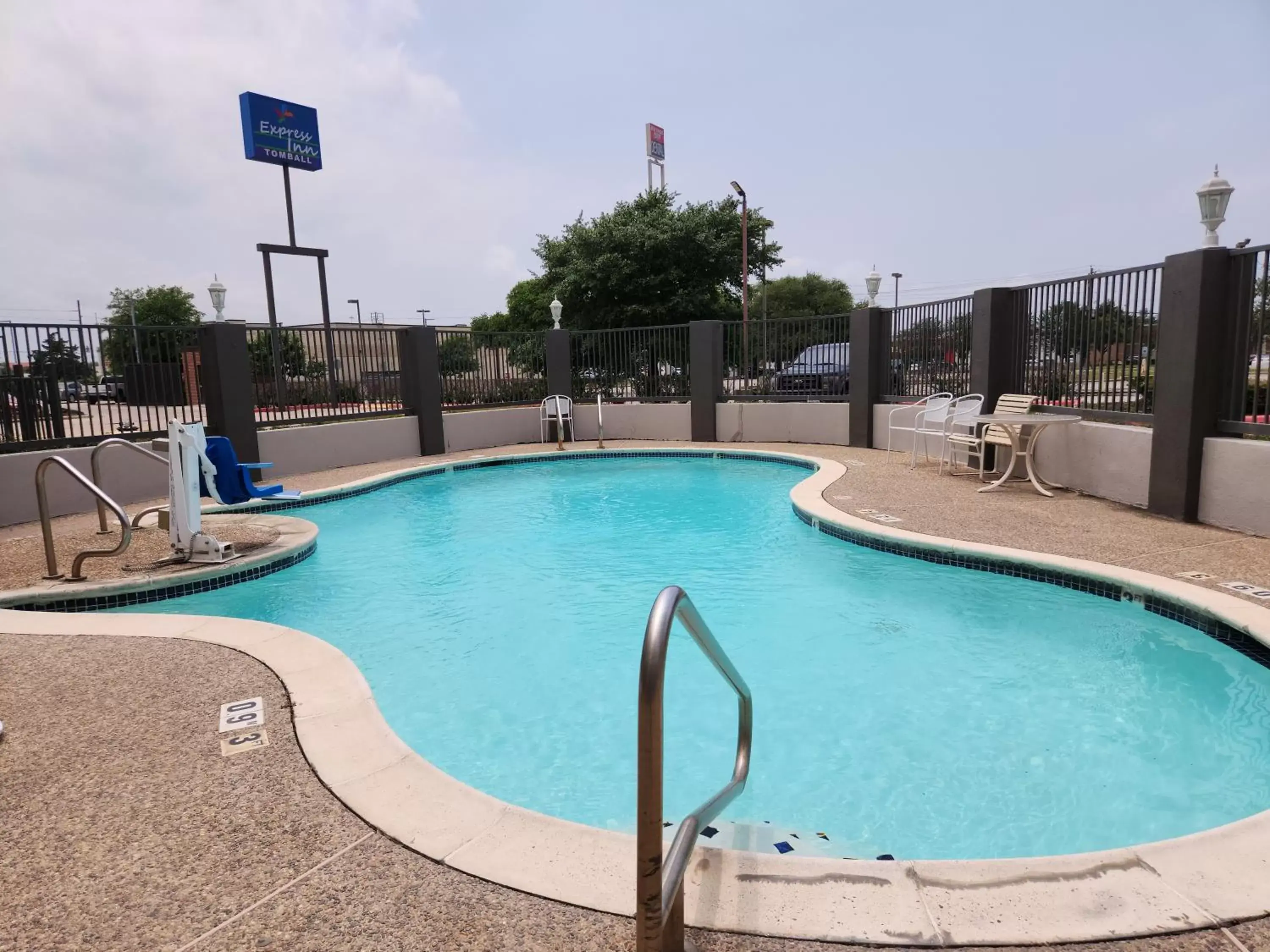 Pool view, Swimming Pool in Express Inn Tomball