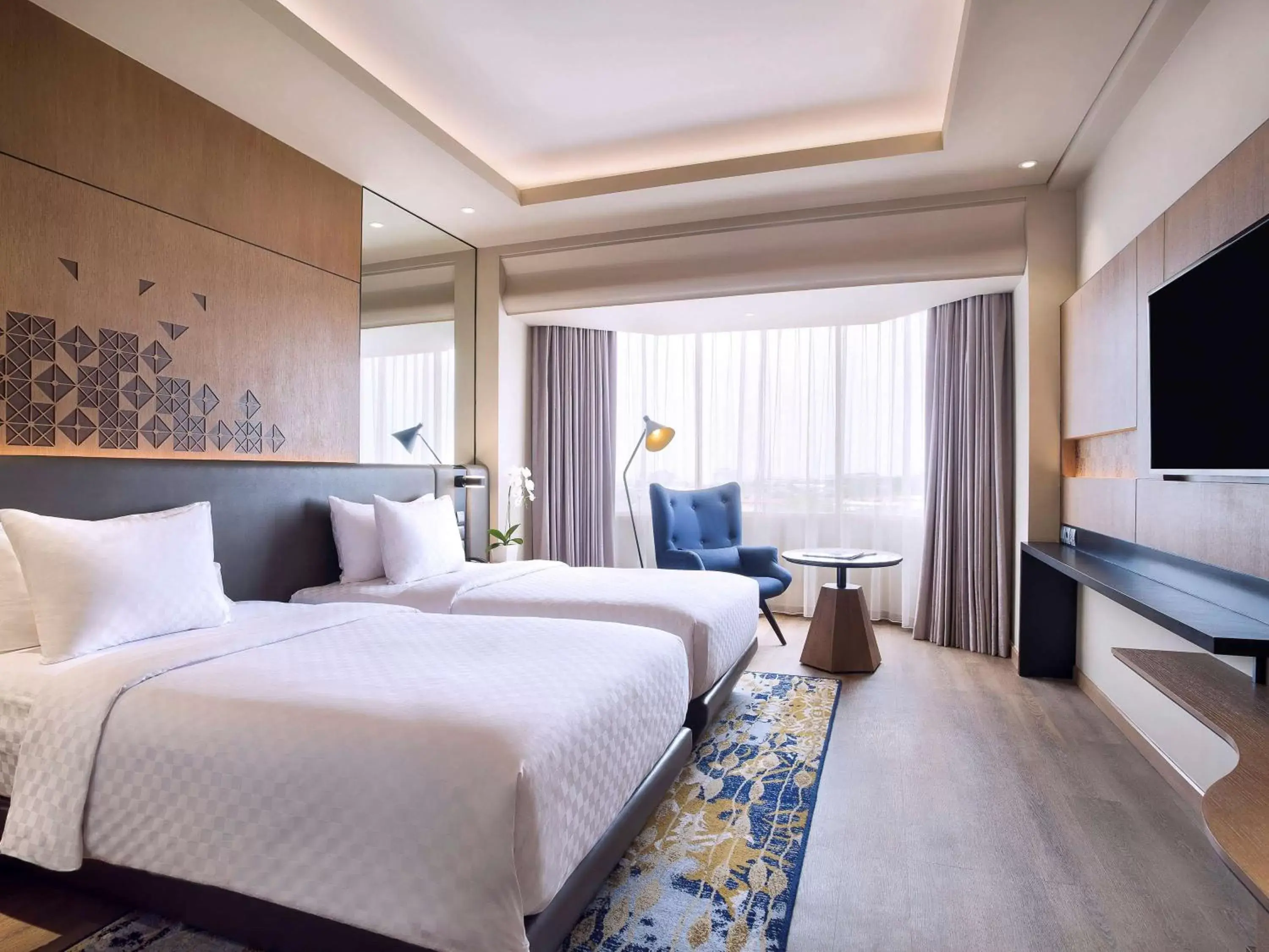 Photo of the whole room, Bed in Mercure Jakarta Batavia